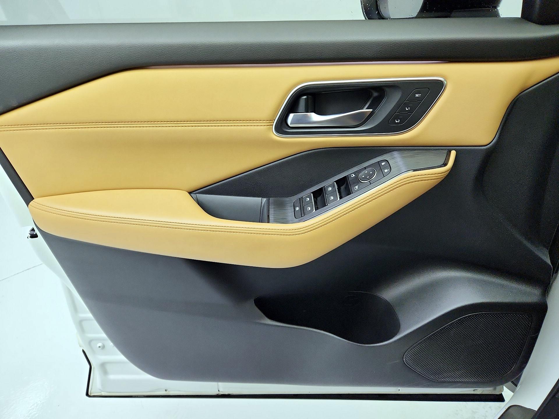 Thumbnail: 2023 Nissan Rogue - 12