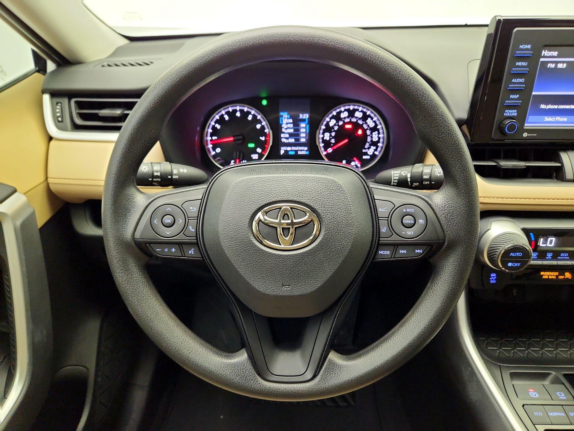 Thumbnail: 2021 Toyota RAV4 - 10