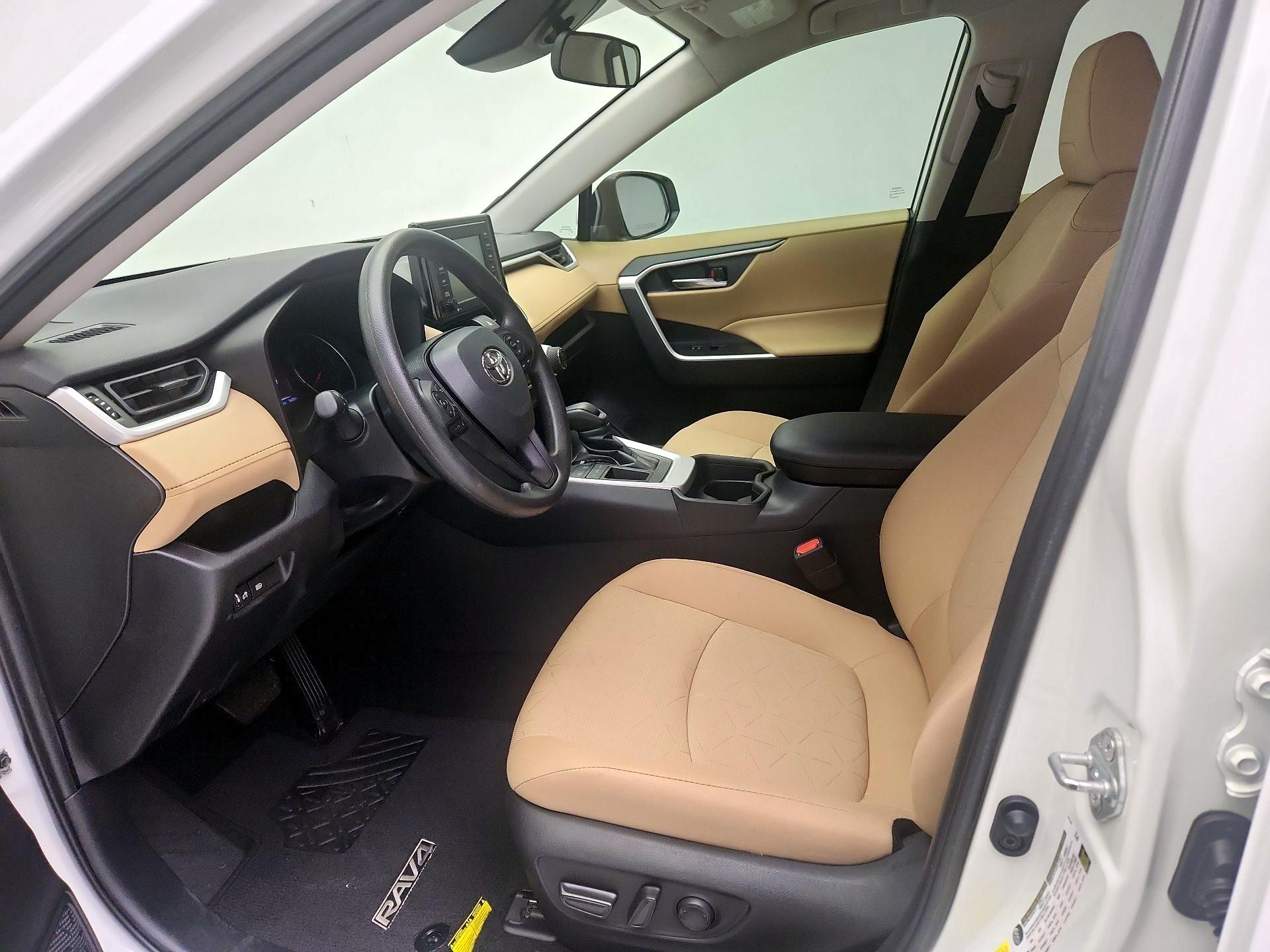 Thumbnail: 2021 Toyota RAV4 - 11