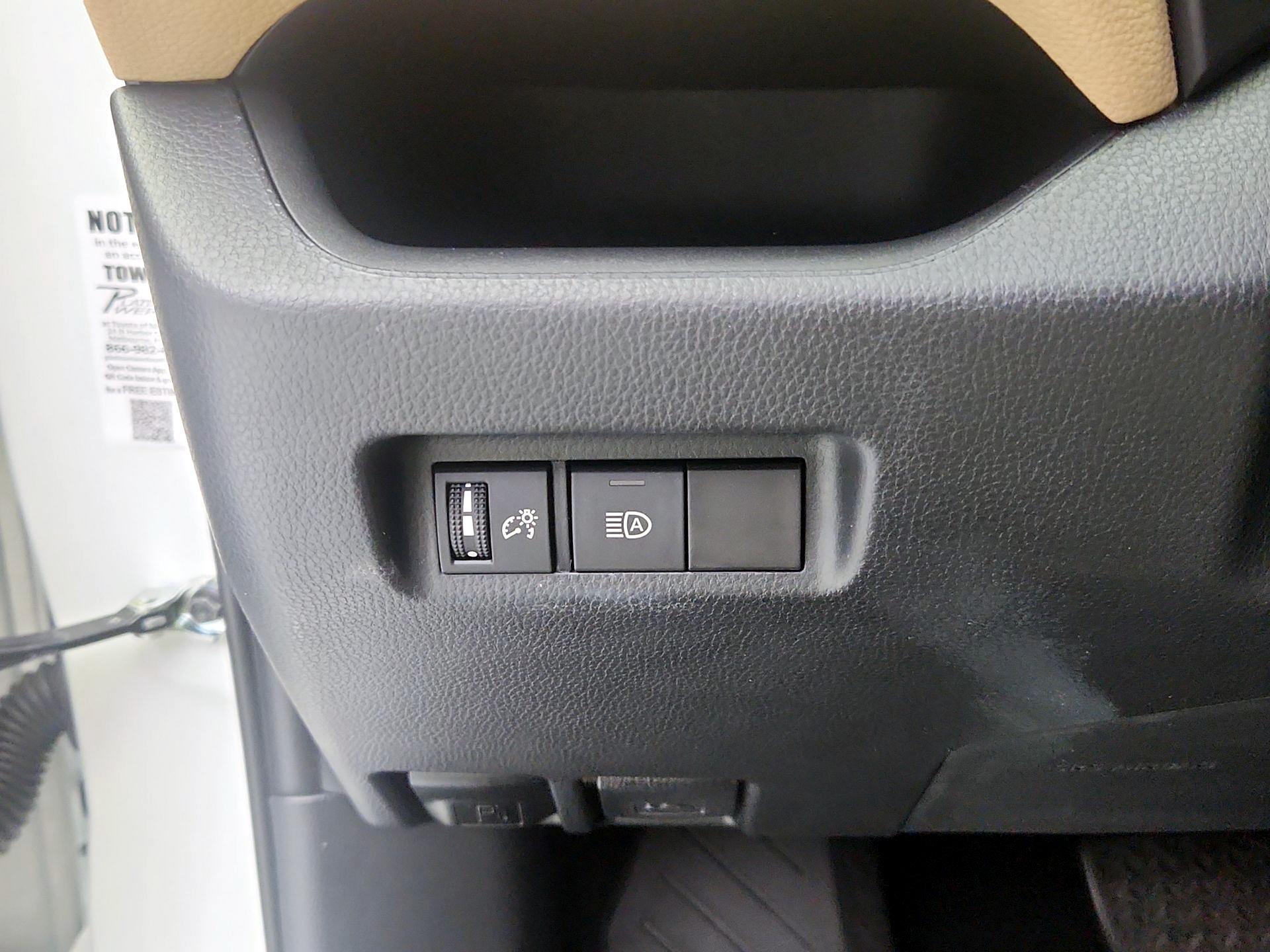 Thumbnail: 2021 Toyota RAV4 - 13