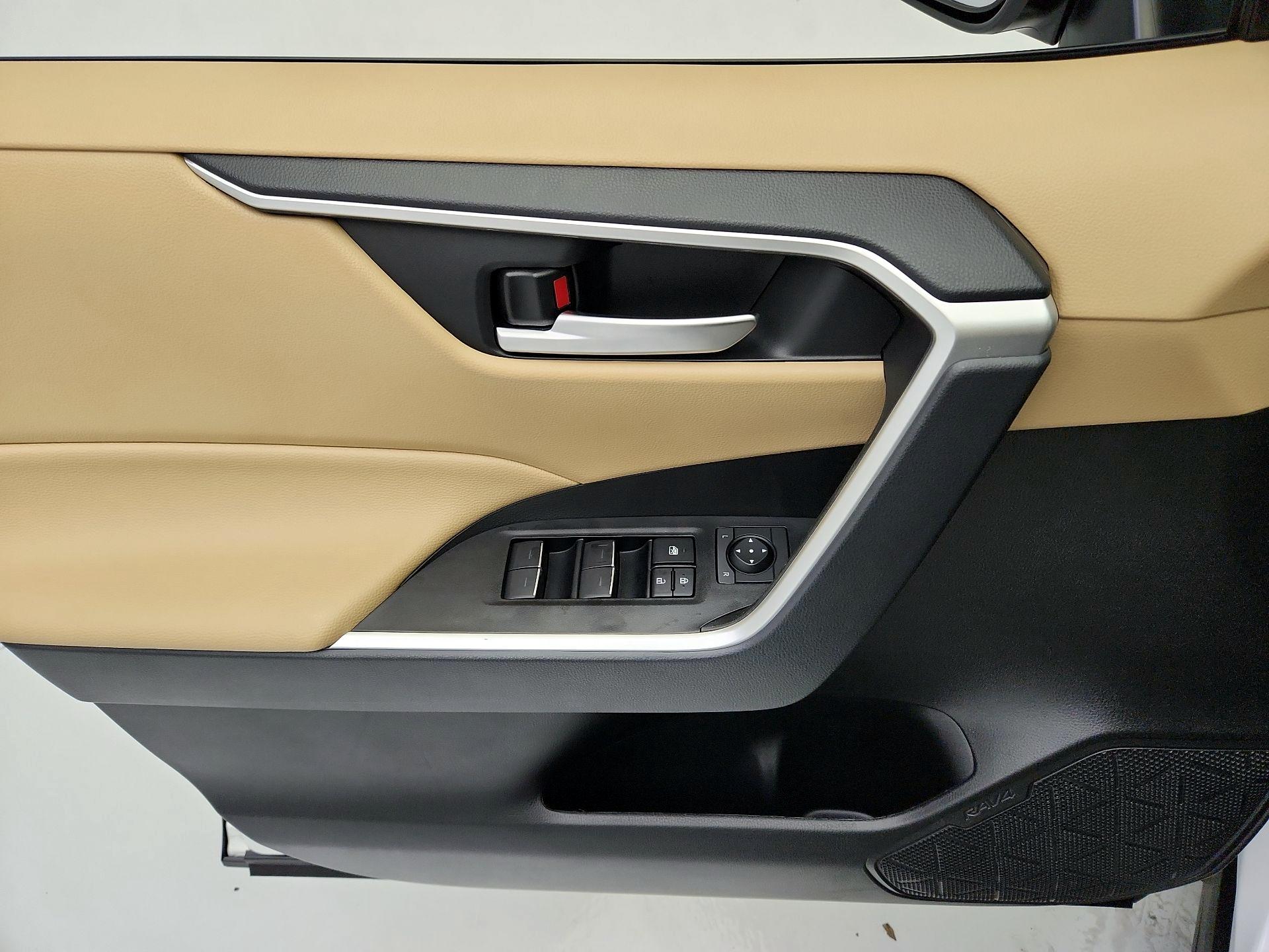 Thumbnail: 2025 Toyota RAV4 - 12