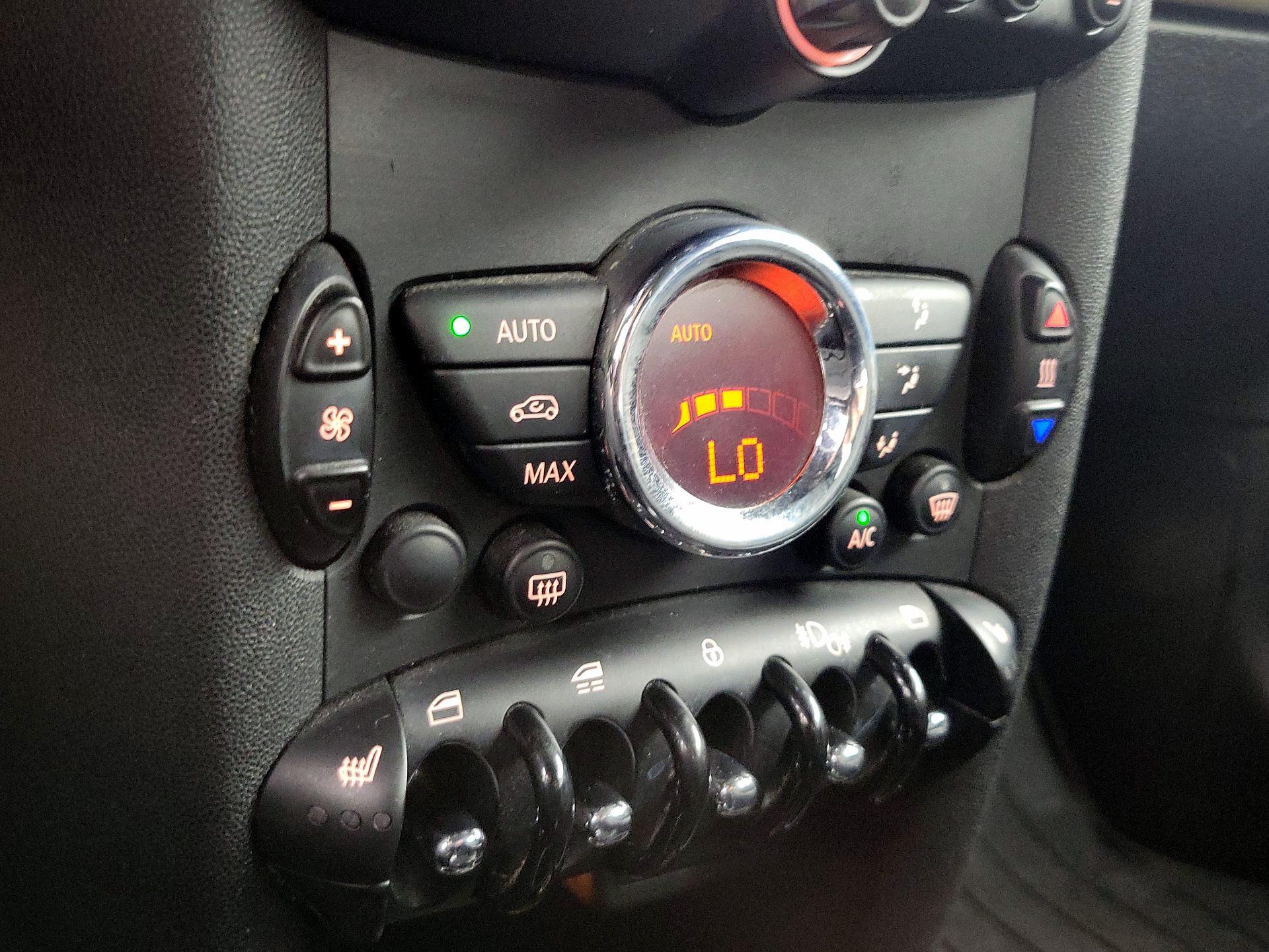 Thumbnail: 2015 MINI Cooper - 14