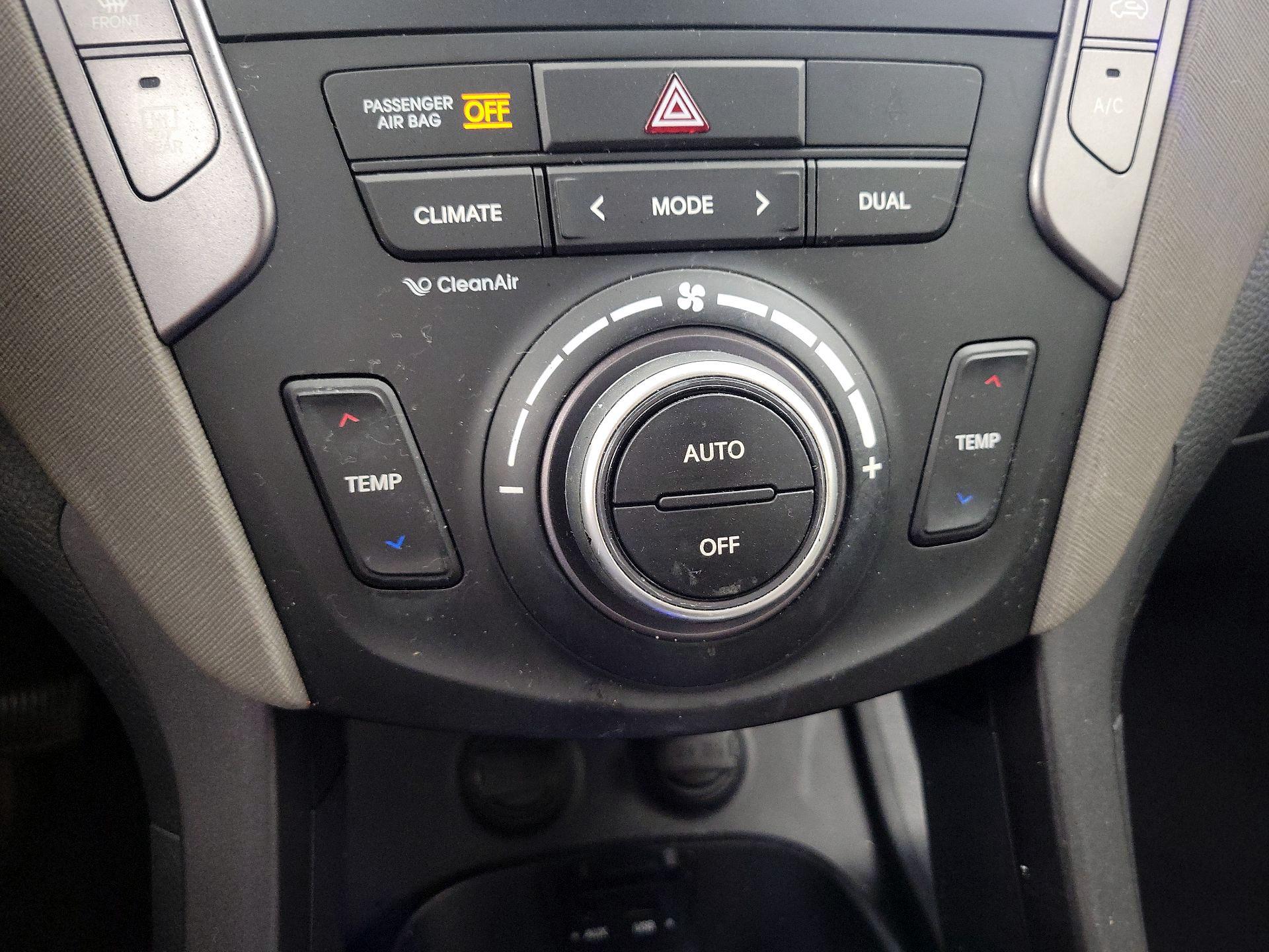 Thumbnail: 2014 Hyundai Santa Fe - 17