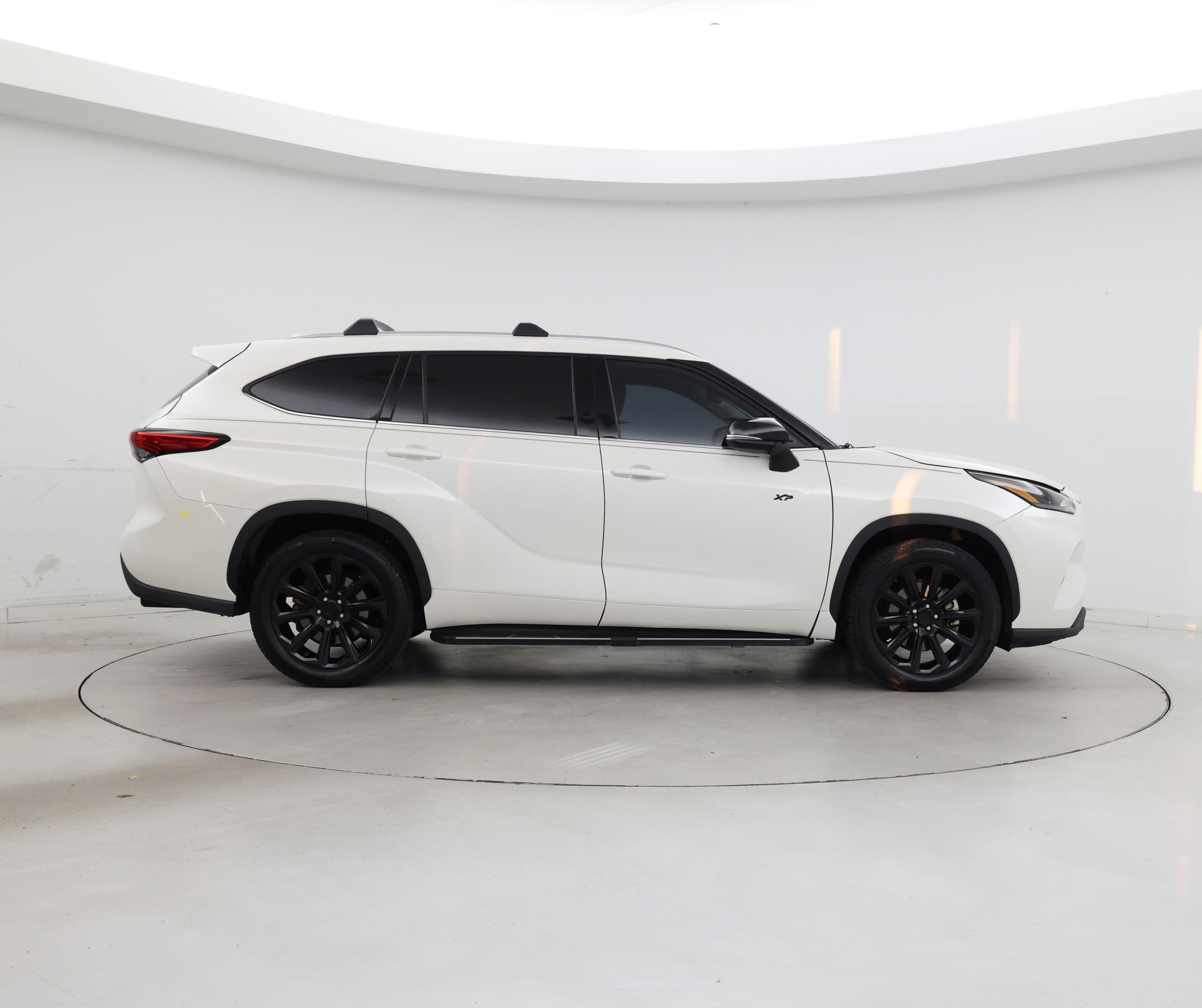 Thumbnail: 2021 Toyota Highlander - 7