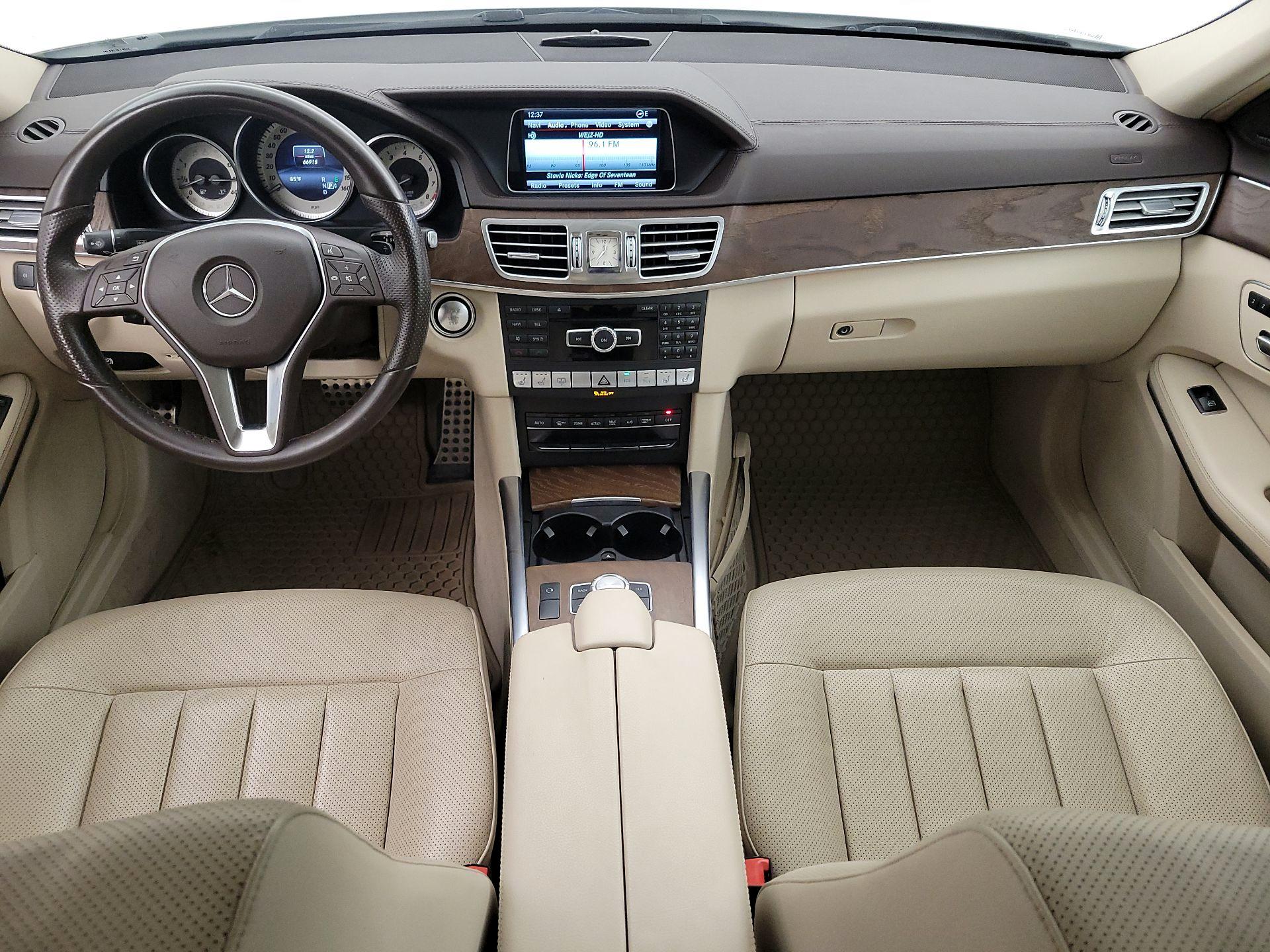 Thumbnail: 2015 Mercedes-Benz E-Class - 9