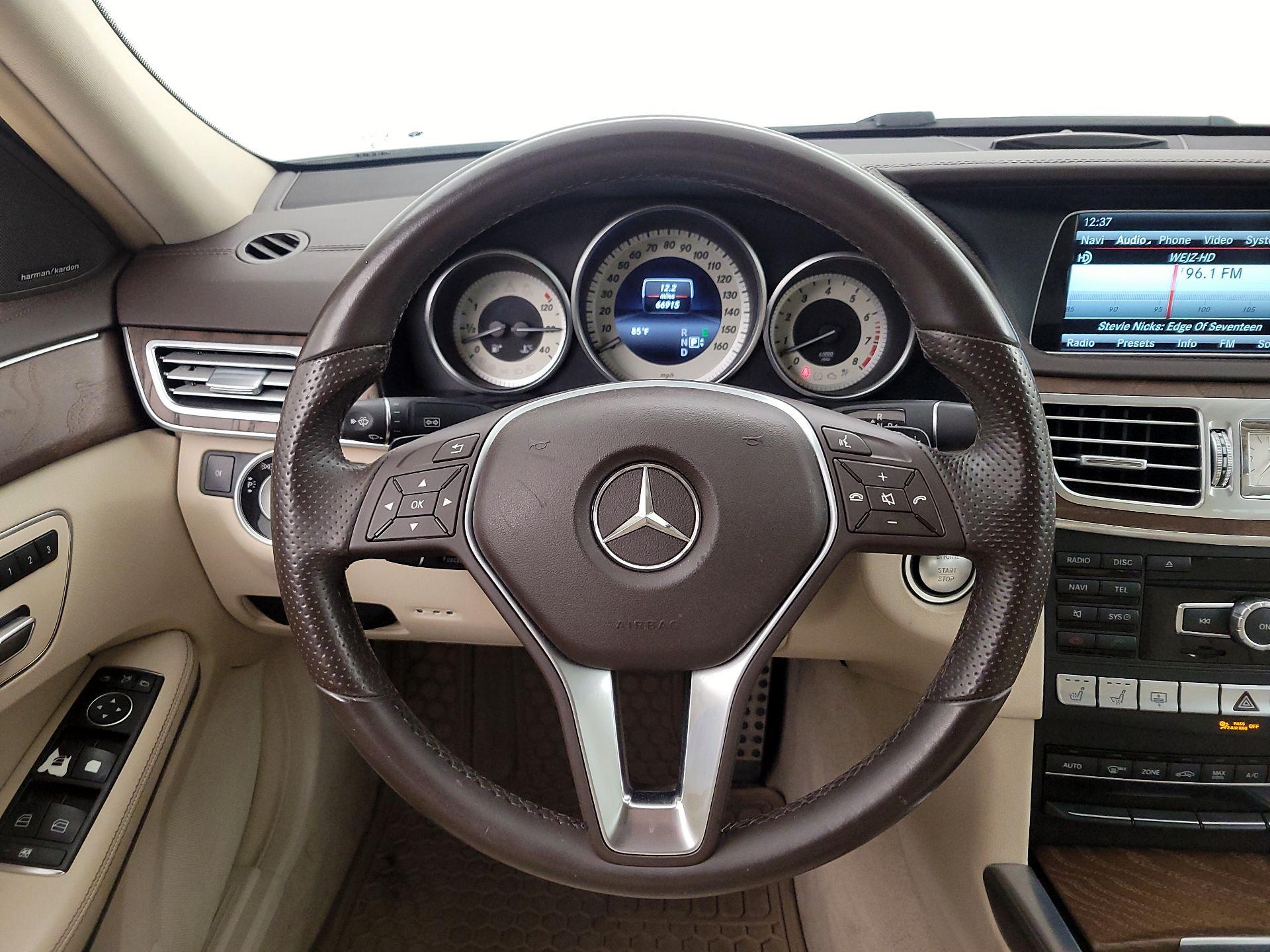 Thumbnail: 2015 Mercedes-Benz E-Class - 10