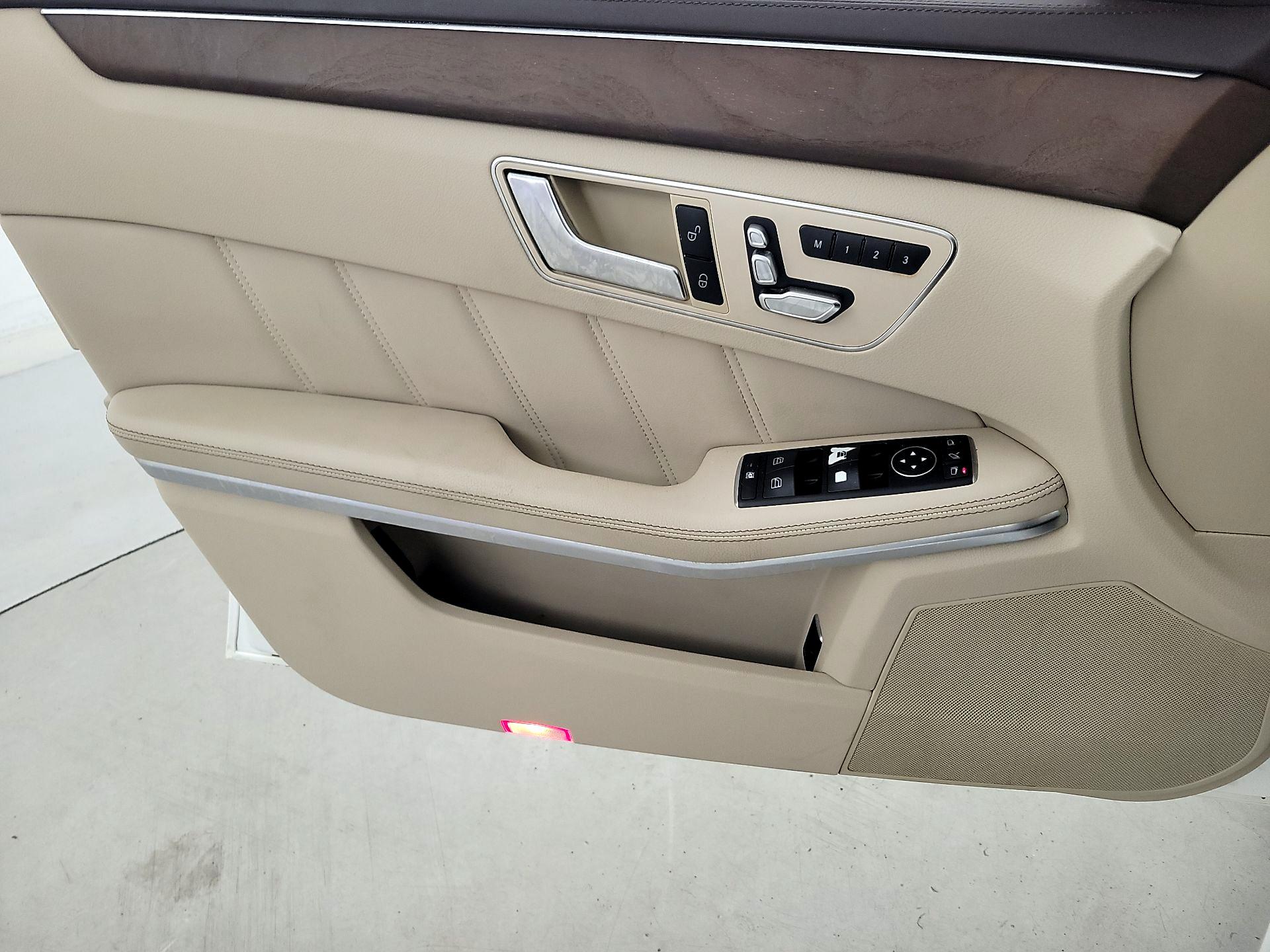 Thumbnail: 2015 Mercedes-Benz E-Class - 12