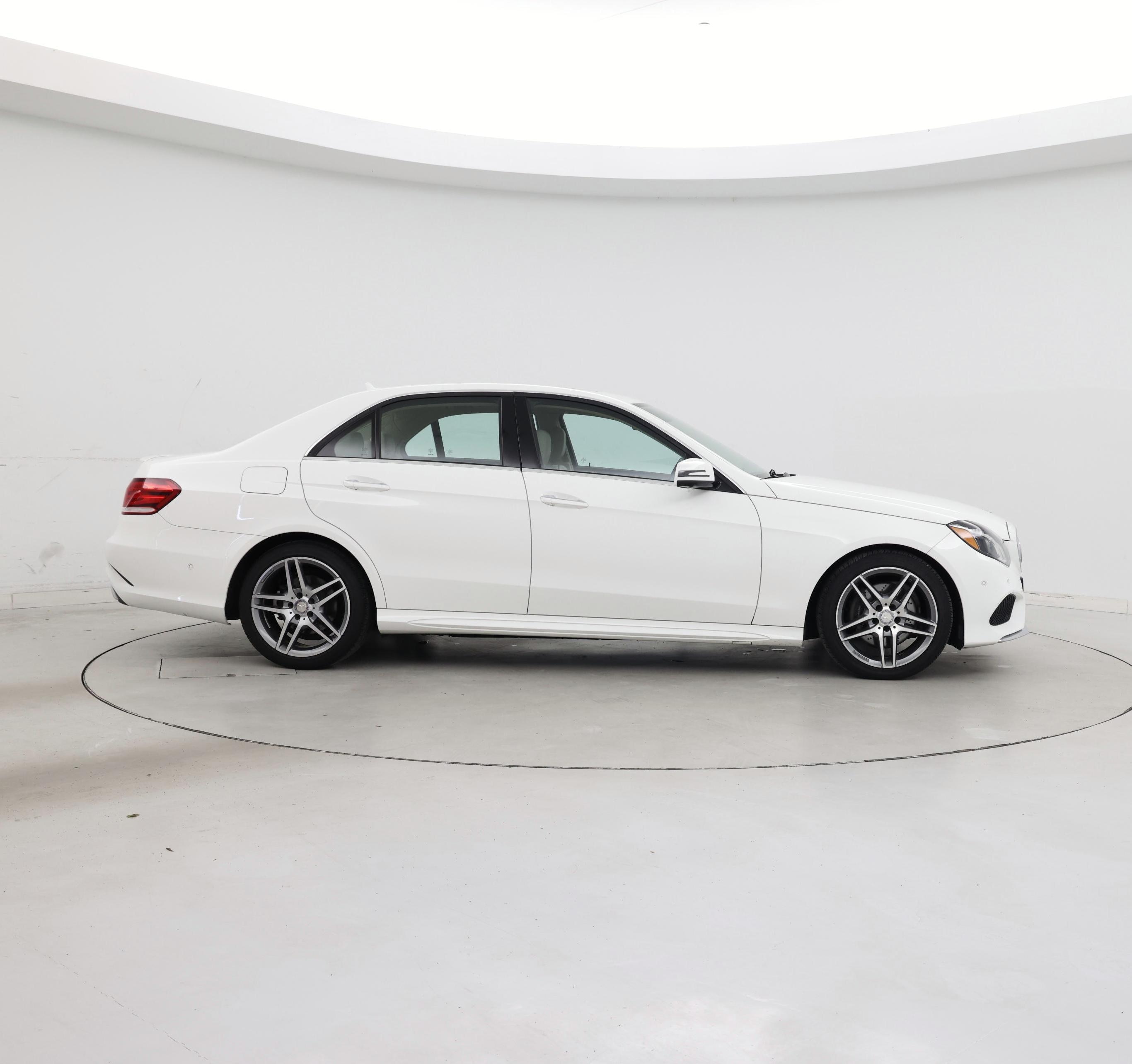 Thumbnail: 2015 Mercedes-Benz E-Class - 7