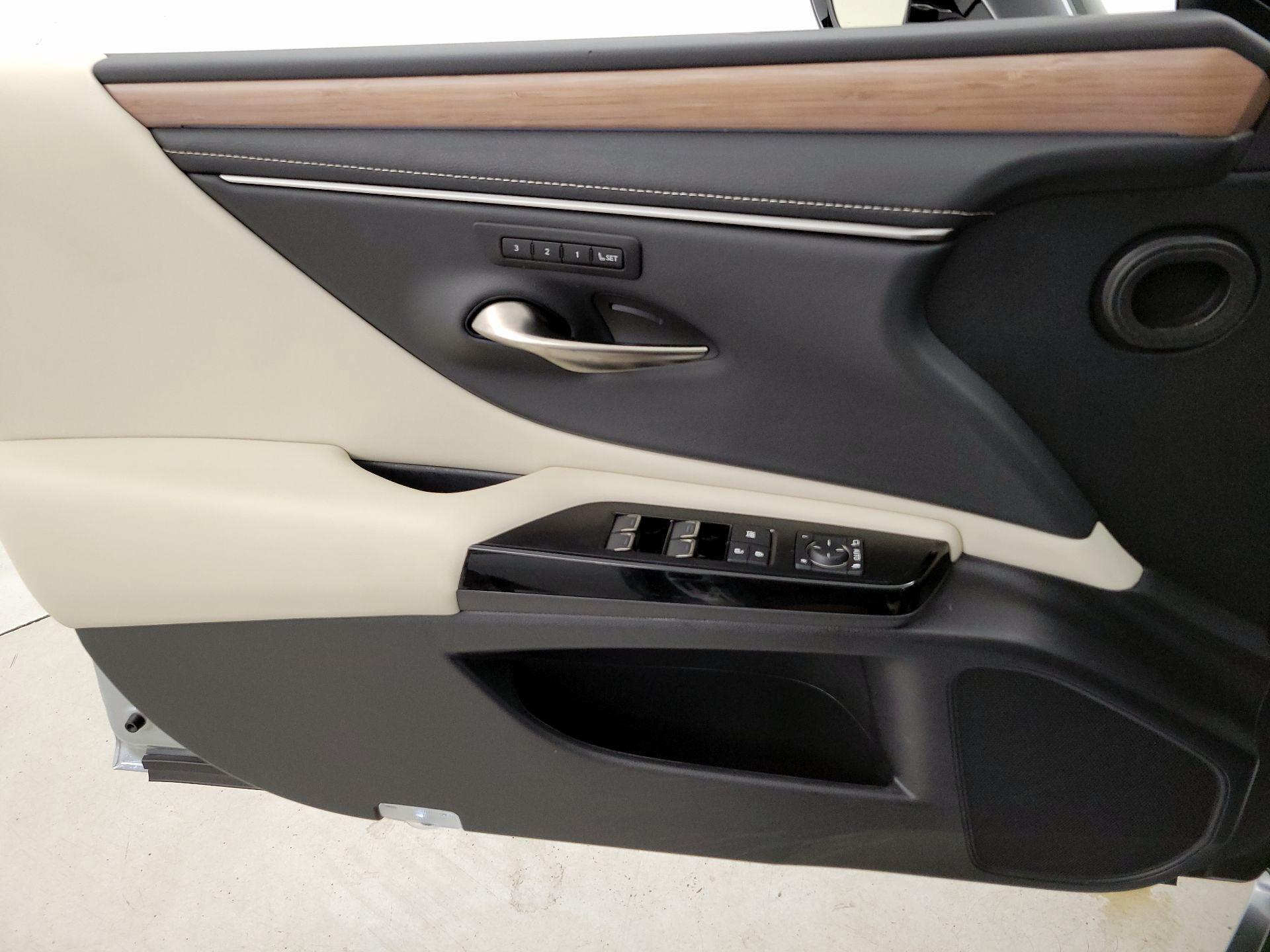 Thumbnail: 2024 Lexus ES - 12