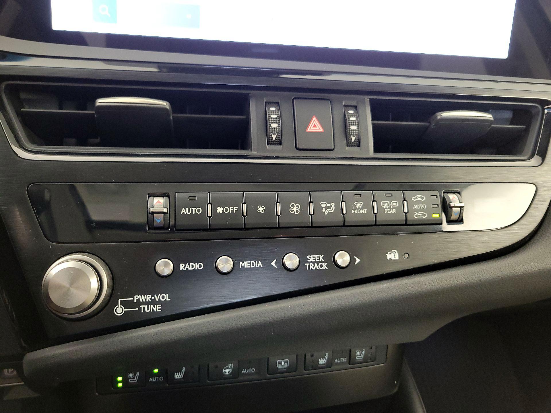 Thumbnail: 2024 Lexus ES - 17