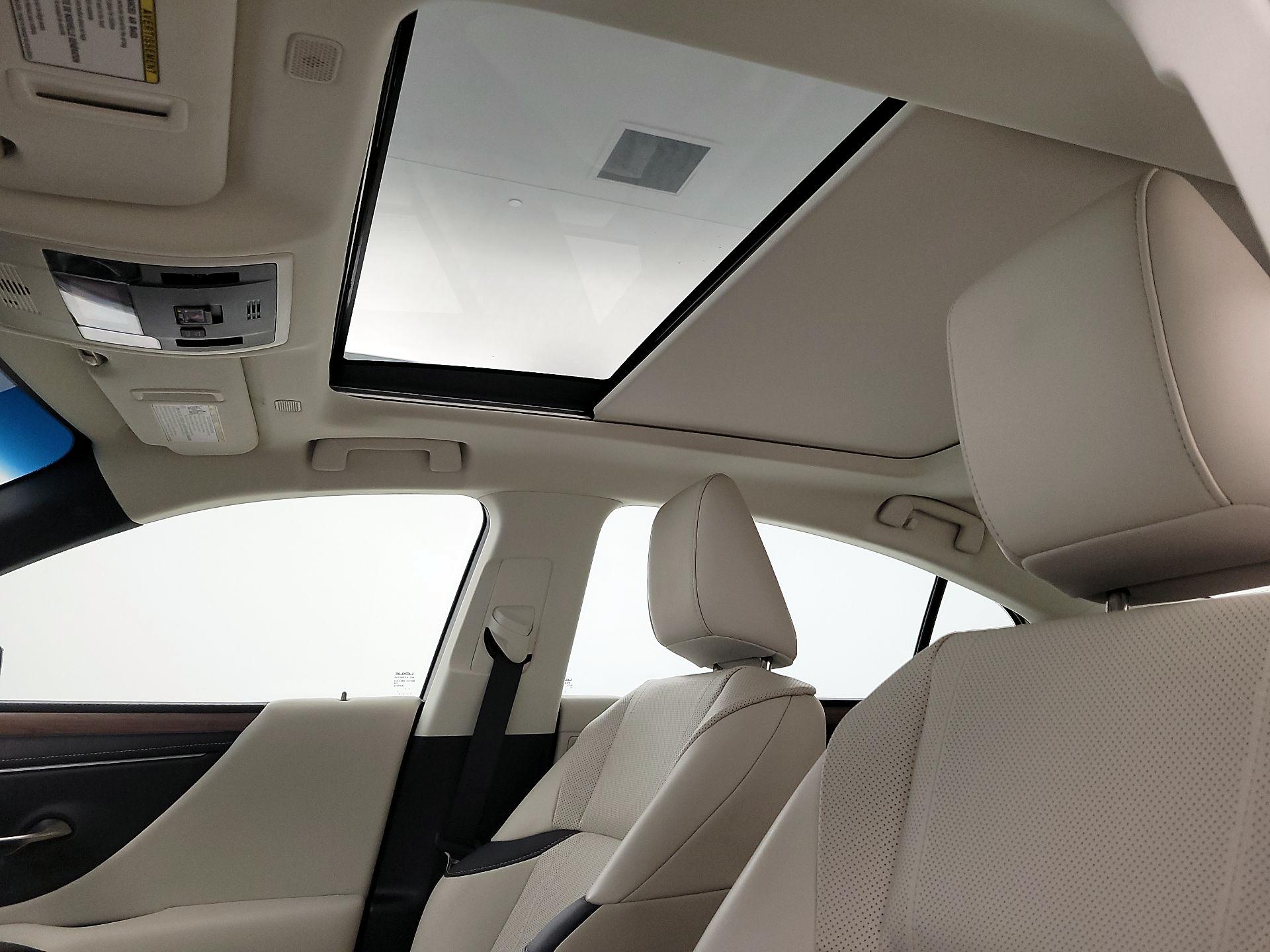 Thumbnail: 2024 Lexus ES - 20