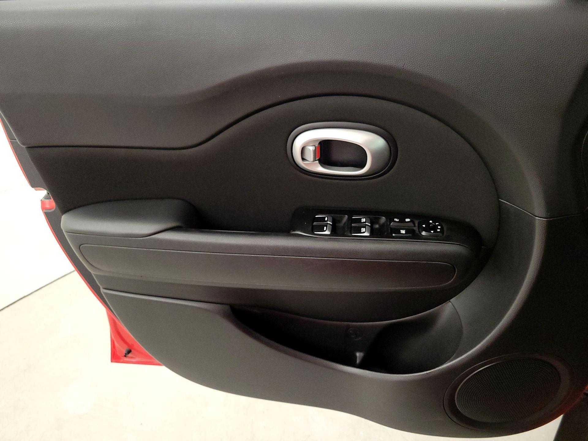 Thumbnail: 2018 Kia Soul - 12