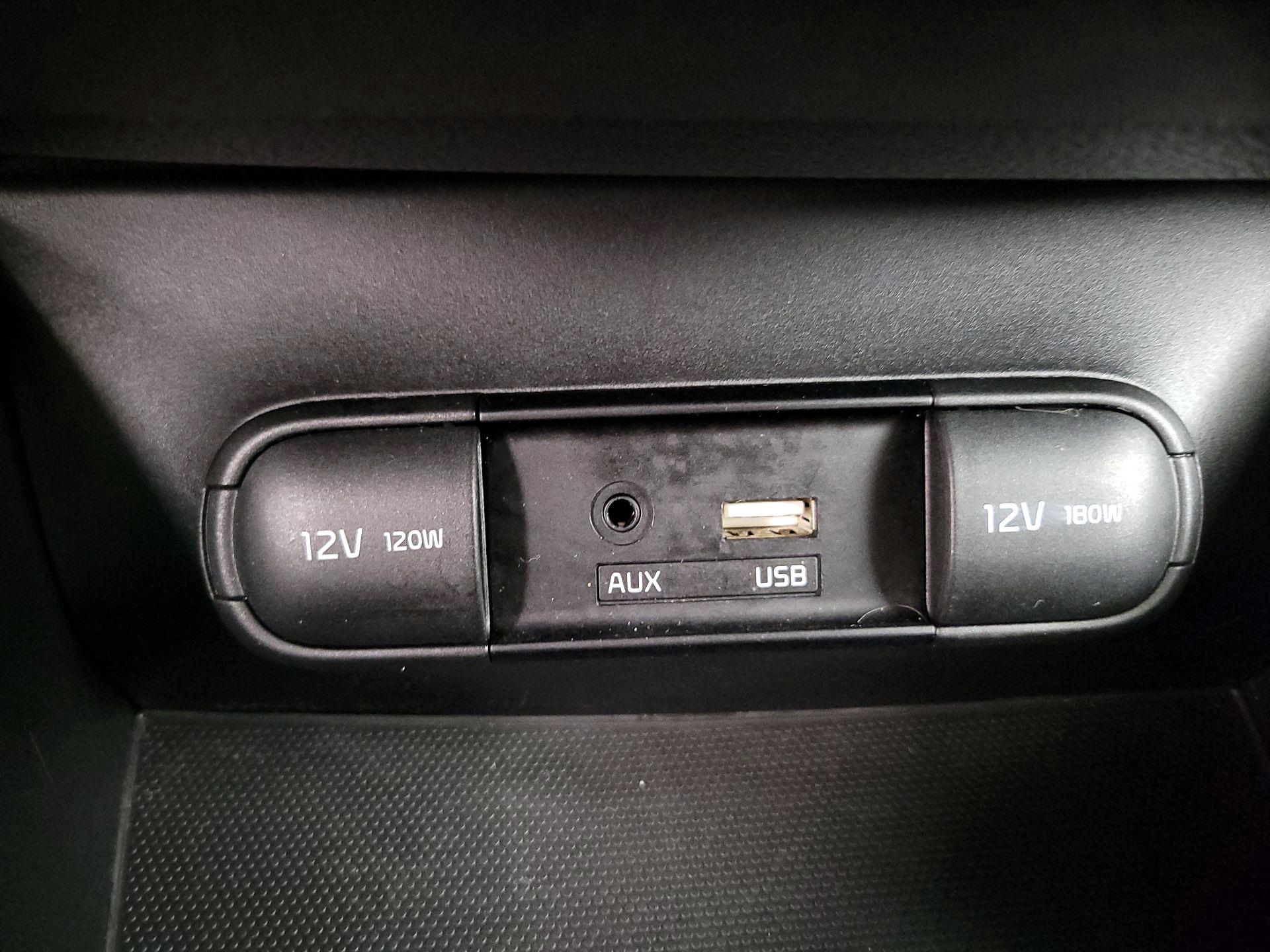 Thumbnail: 2018 Kia Soul - 18