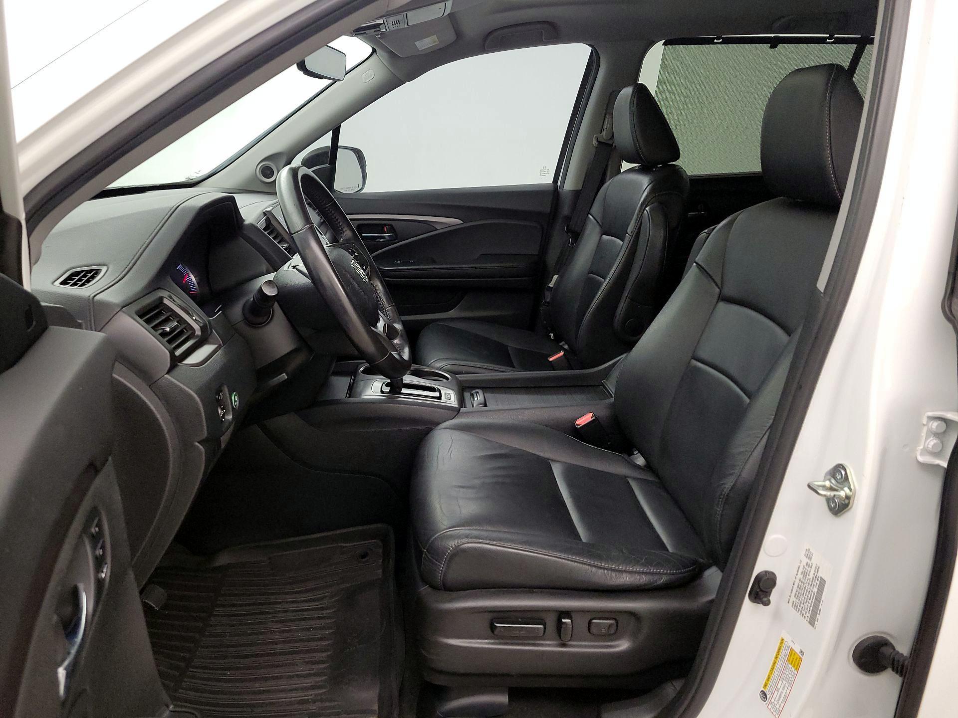 Thumbnail: 2020 Honda Pilot - 11
