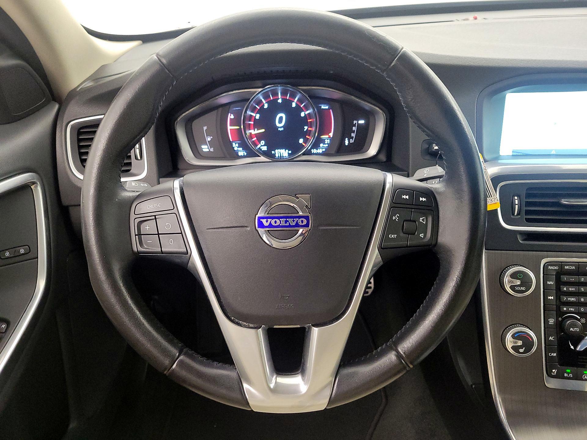 Thumbnail: 2016 Volvo S60 - 10