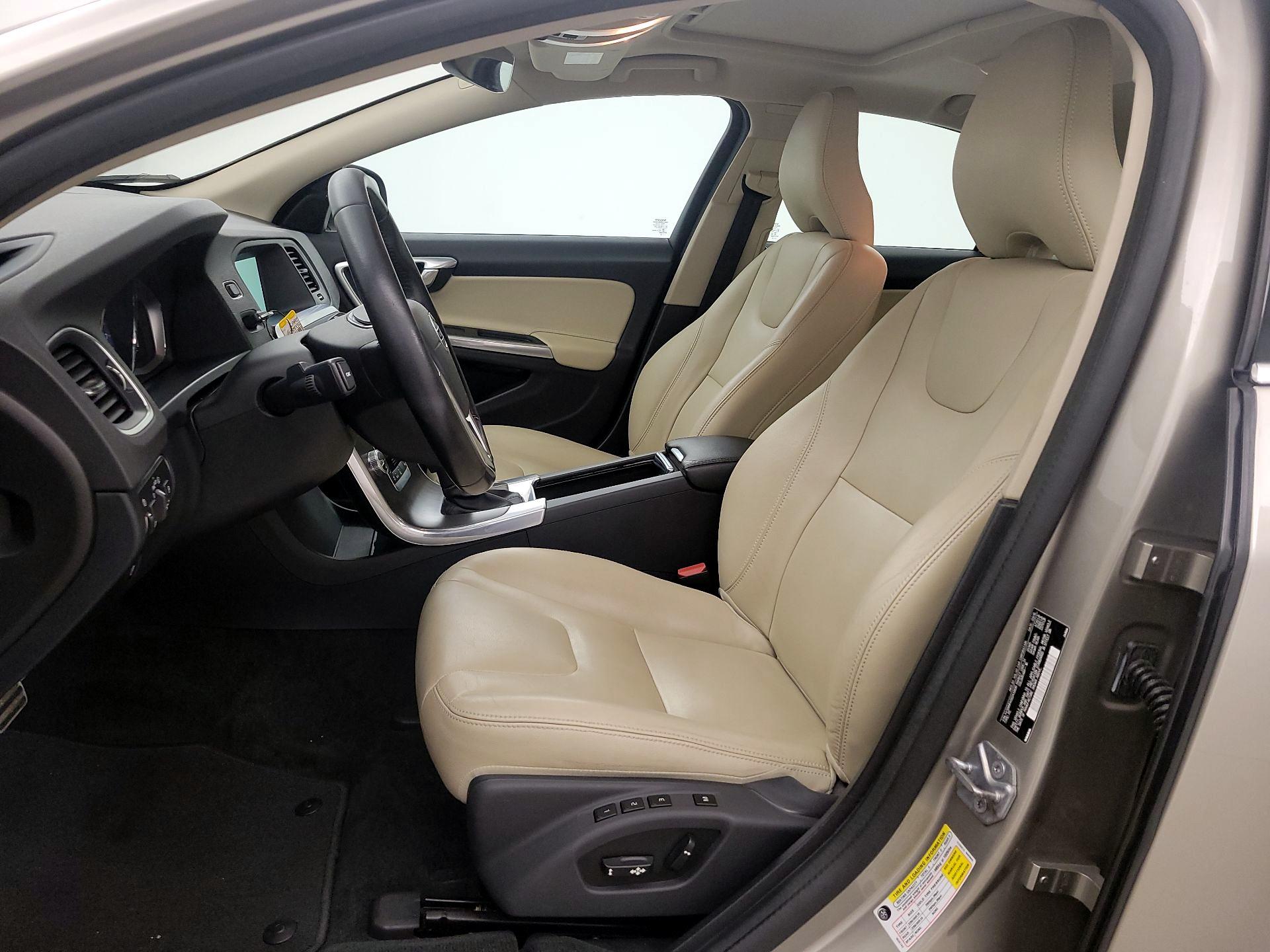 Thumbnail: 2016 Volvo S60 - 11