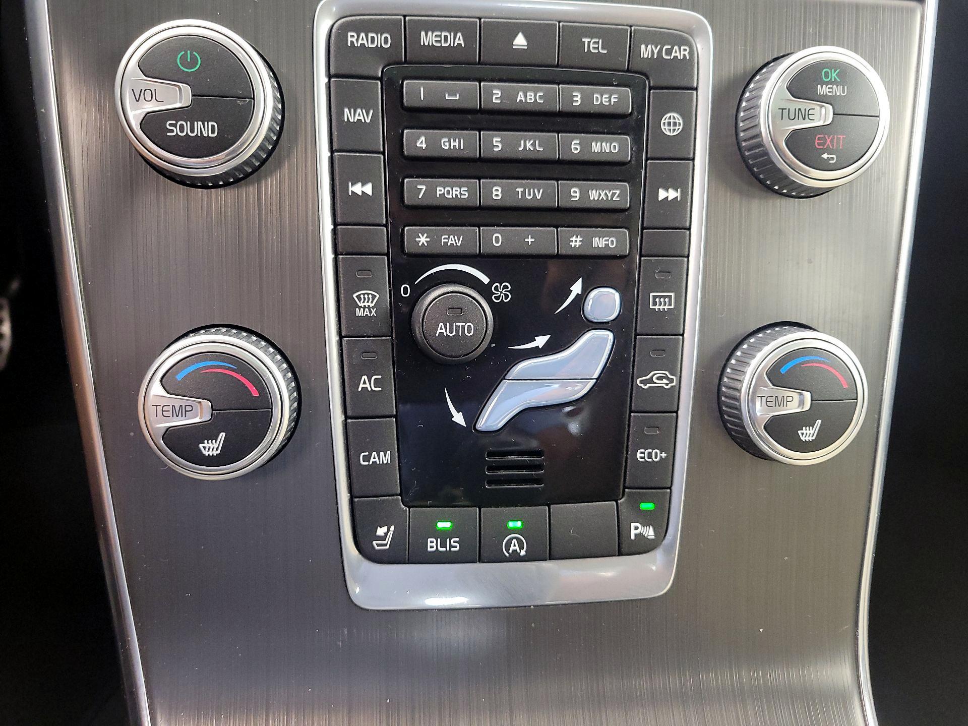 Thumbnail: 2016 Volvo S60 - 17