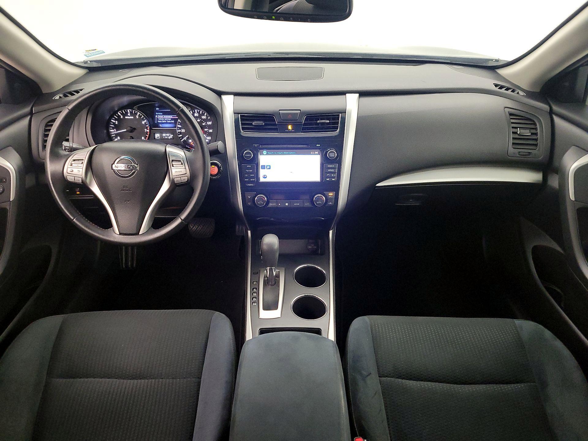 Thumbnail: 2015 Nissan Altima - 9