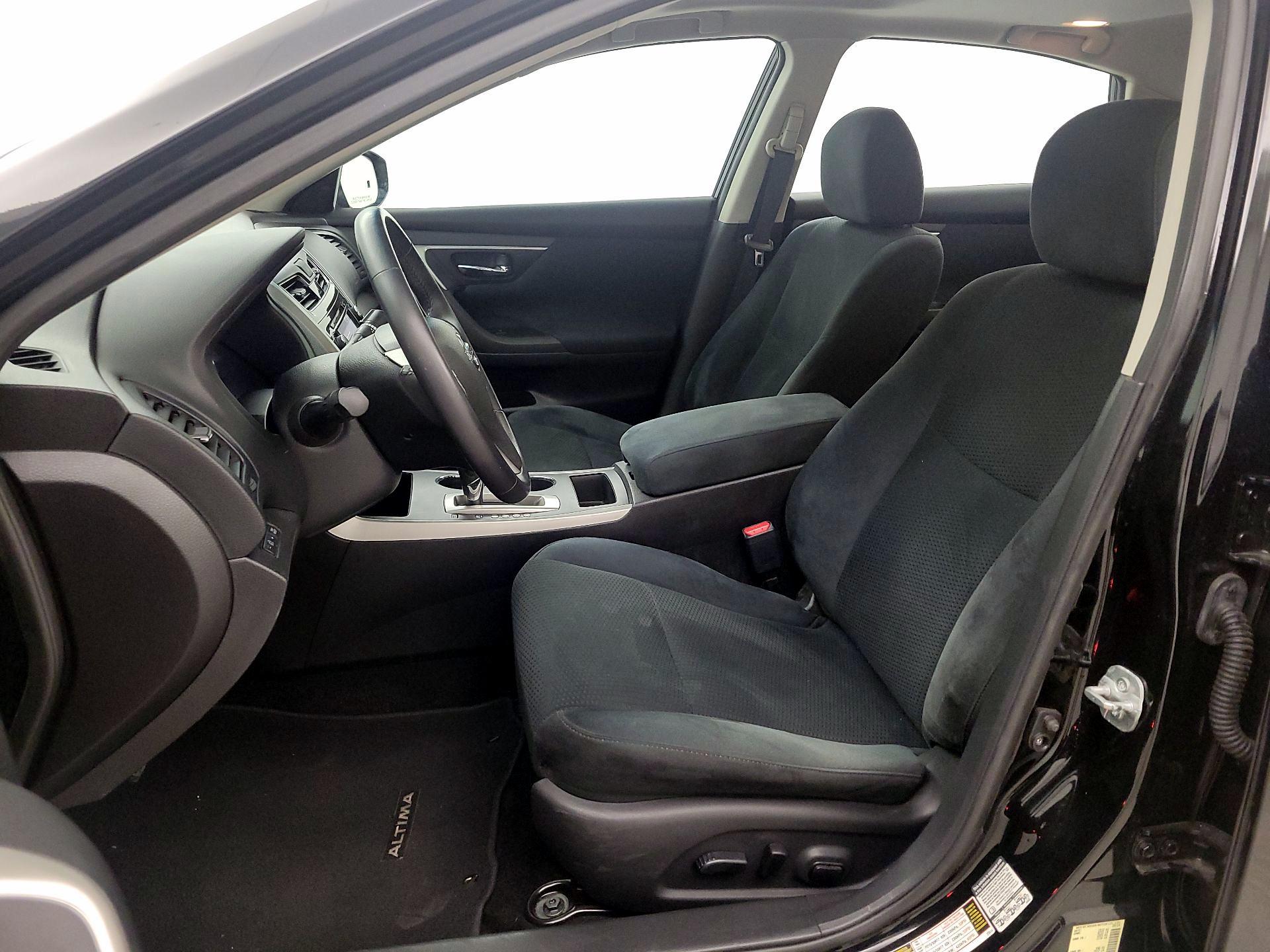 Thumbnail: 2015 Nissan Altima - 11