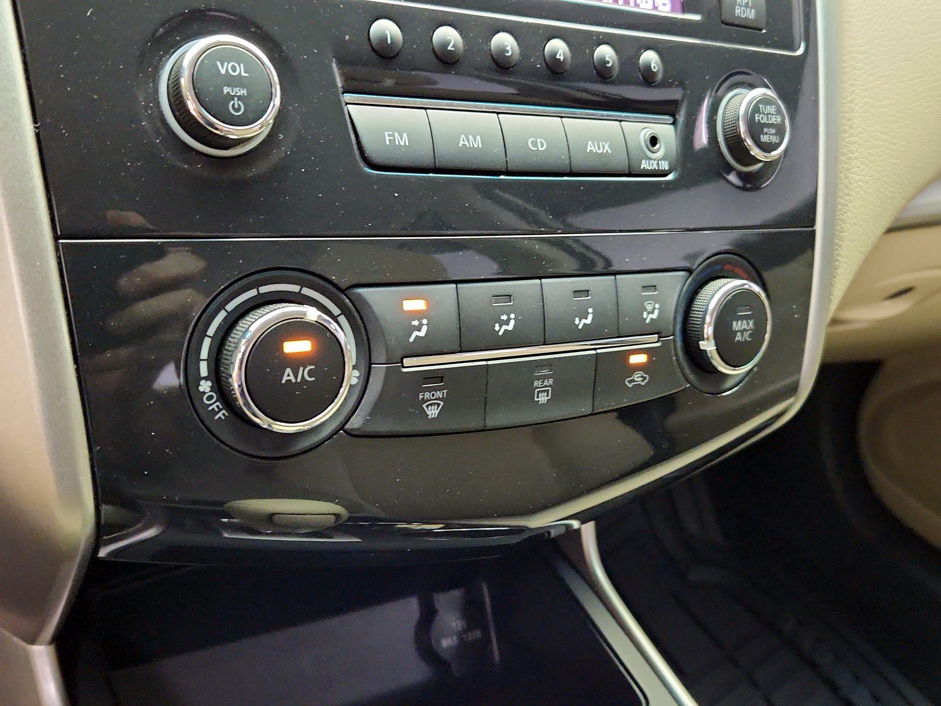 Thumbnail: 2015 Nissan Altima - 15
