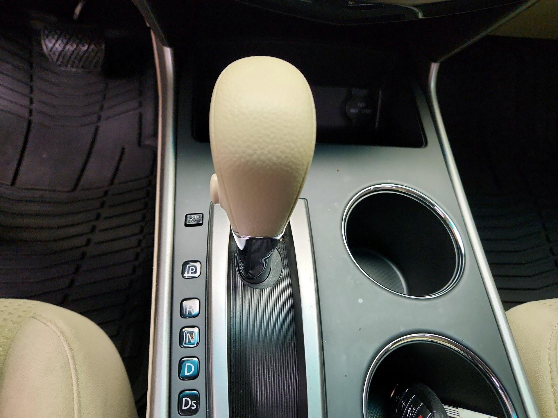 Thumbnail: 2015 Nissan Altima - 16
