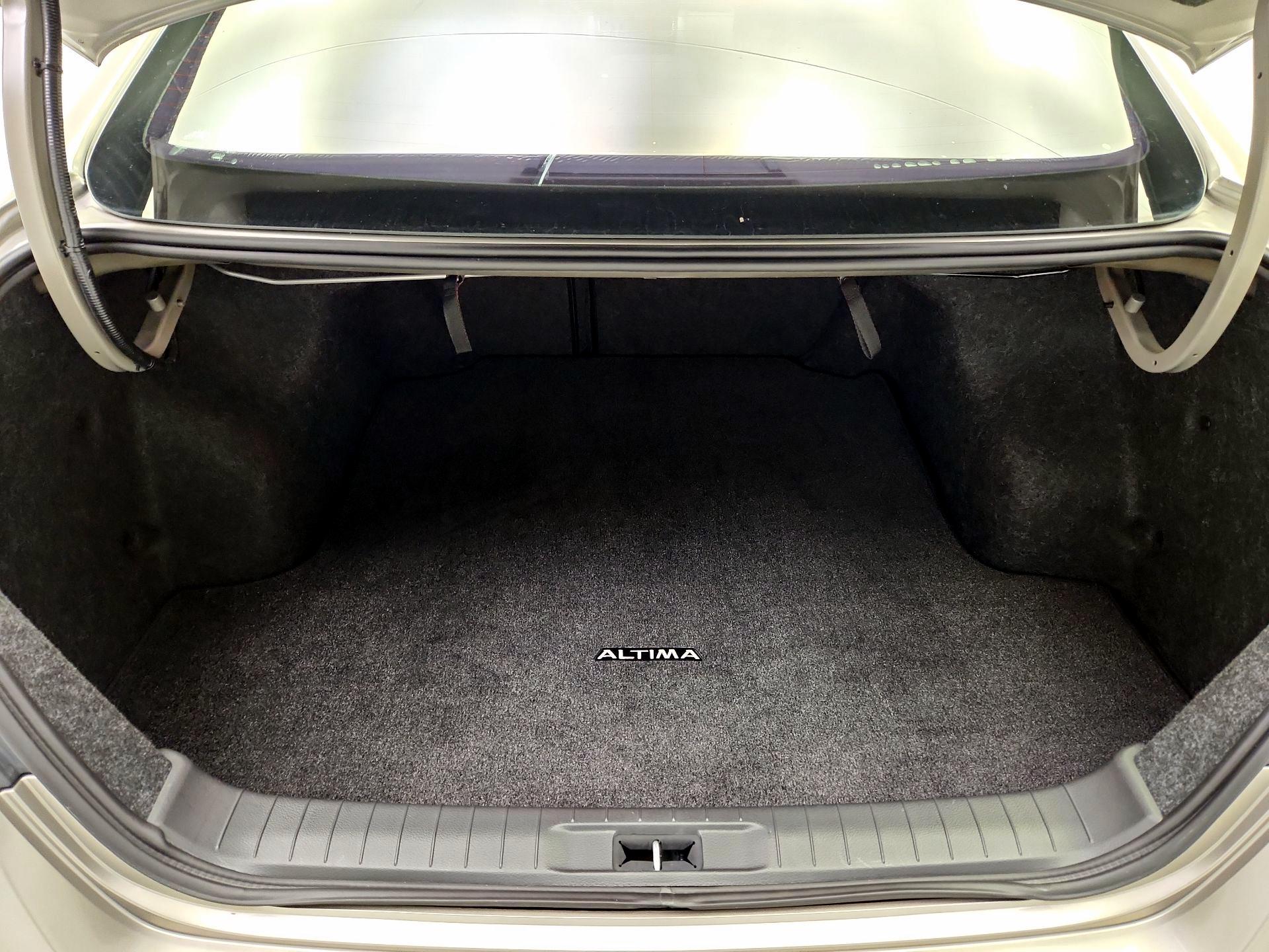 Thumbnail: 2015 Nissan Altima - 19