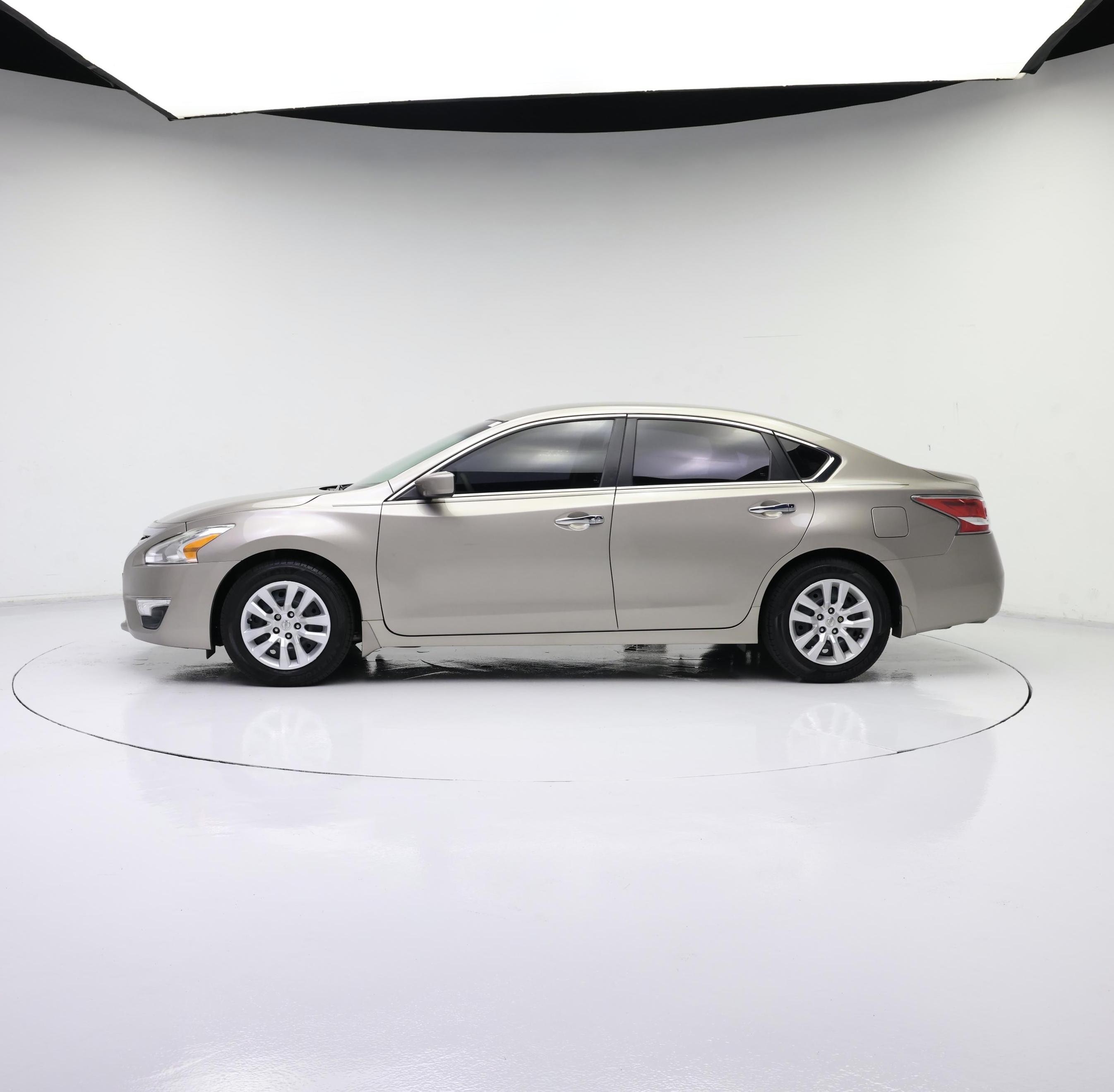 Thumbnail: 2015 Nissan Altima - 3