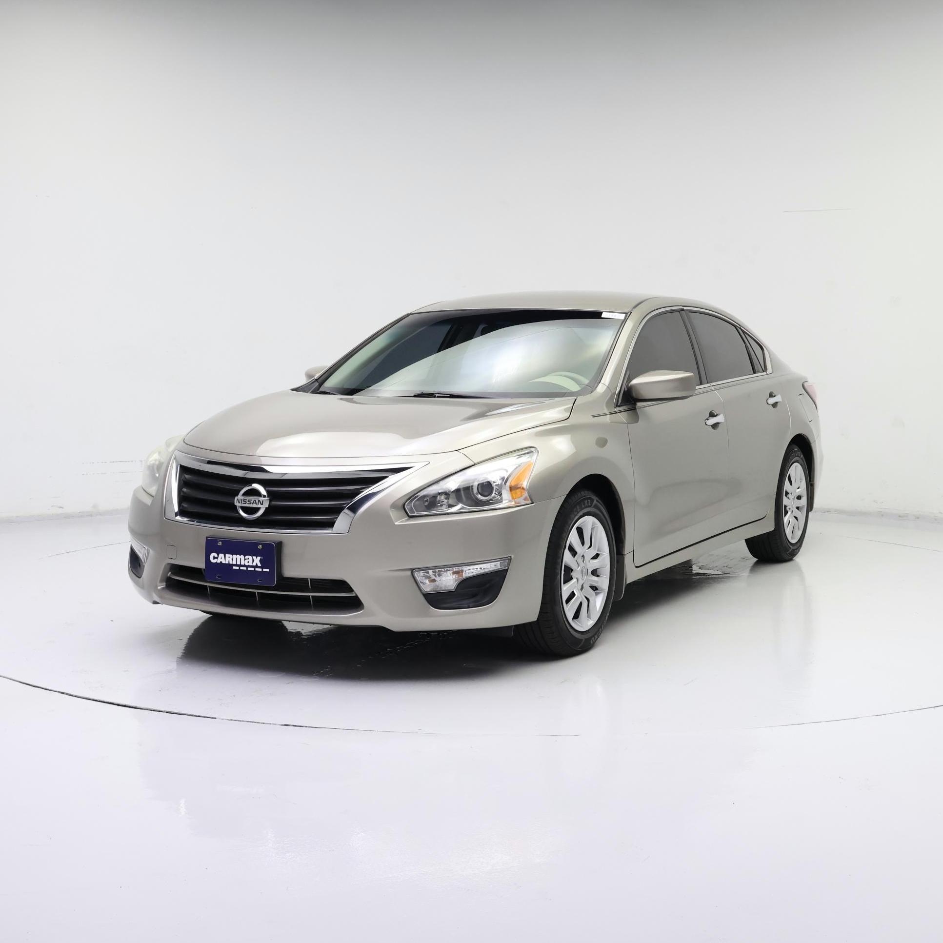 Thumbnail: 2015 Nissan Altima - 4