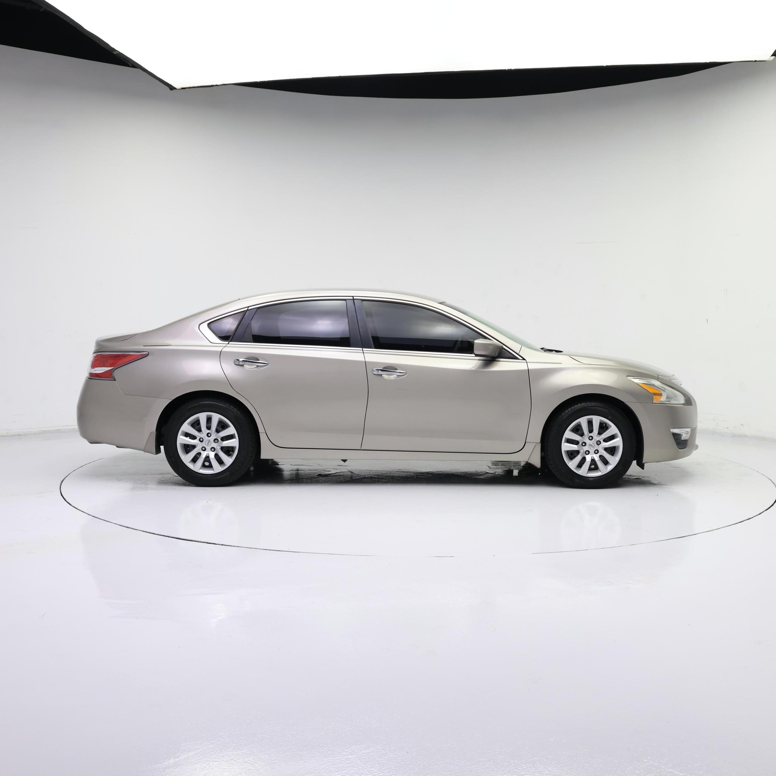 Thumbnail: 2015 Nissan Altima - 7