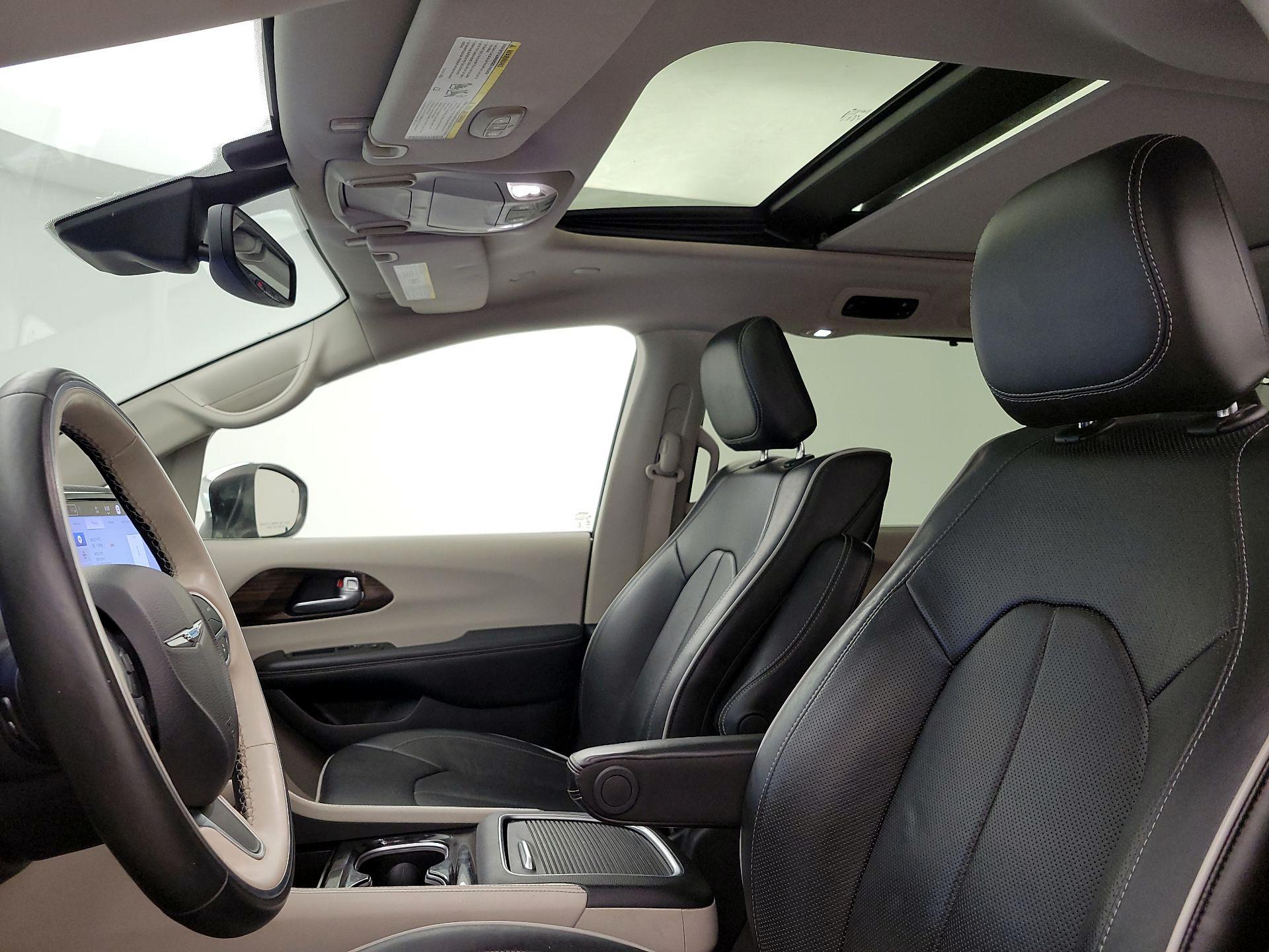 Thumbnail: 2021 Chrysler Pacifica - 19