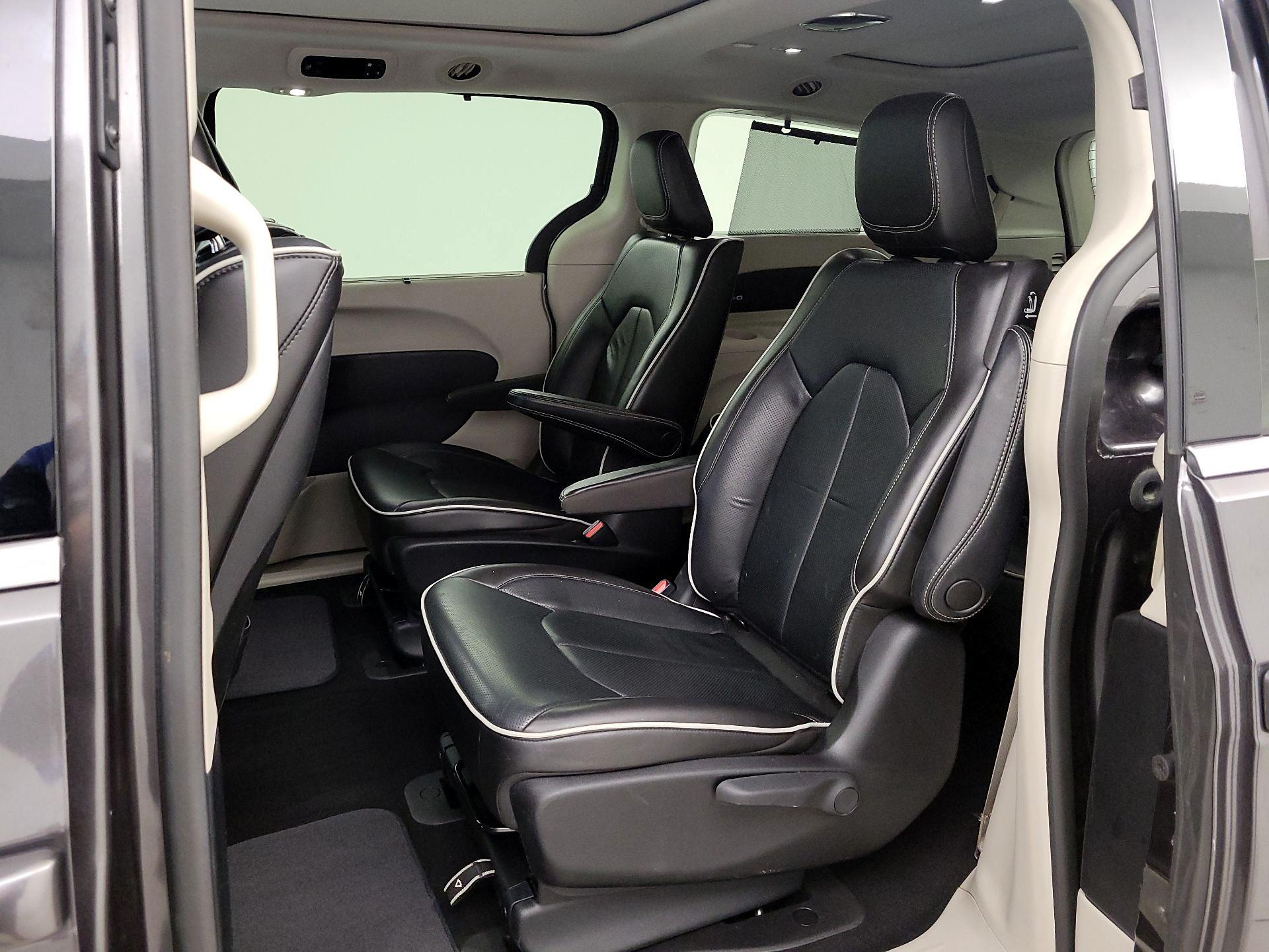 Thumbnail: 2021 Chrysler Pacifica - 20