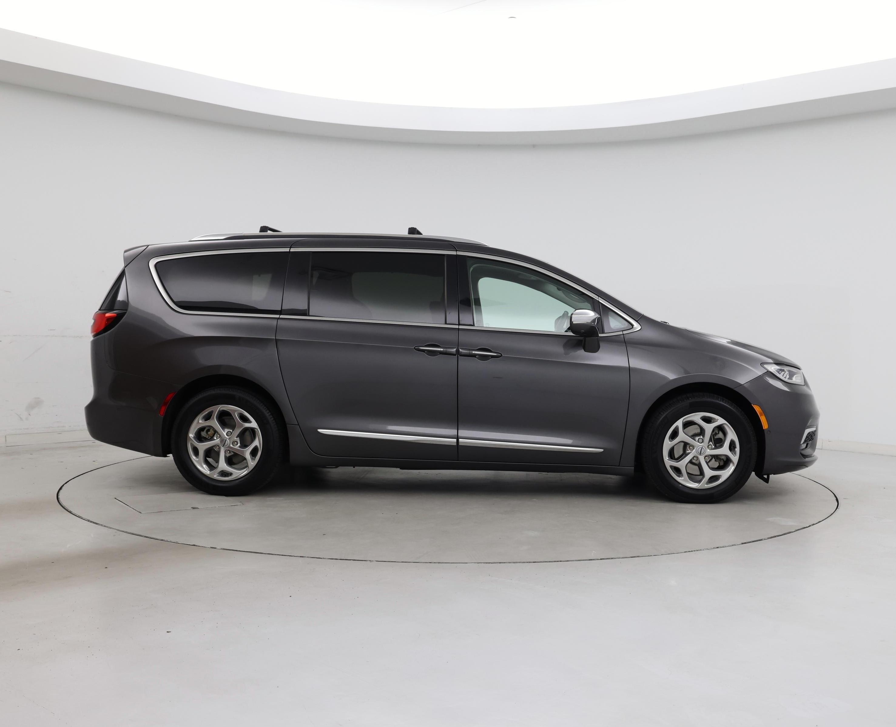 Thumbnail: 2021 Chrysler Pacifica - 7