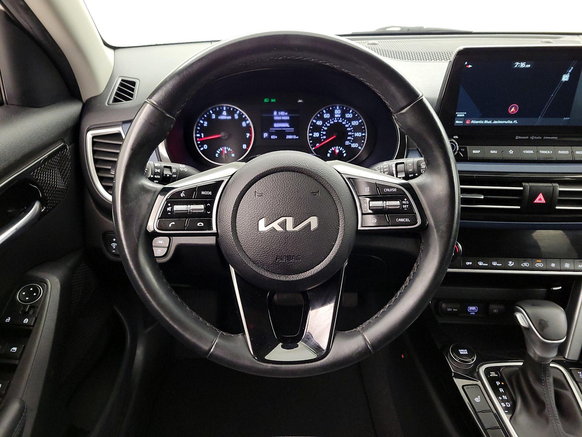 Thumbnail: 2022 Kia Seltos - 10