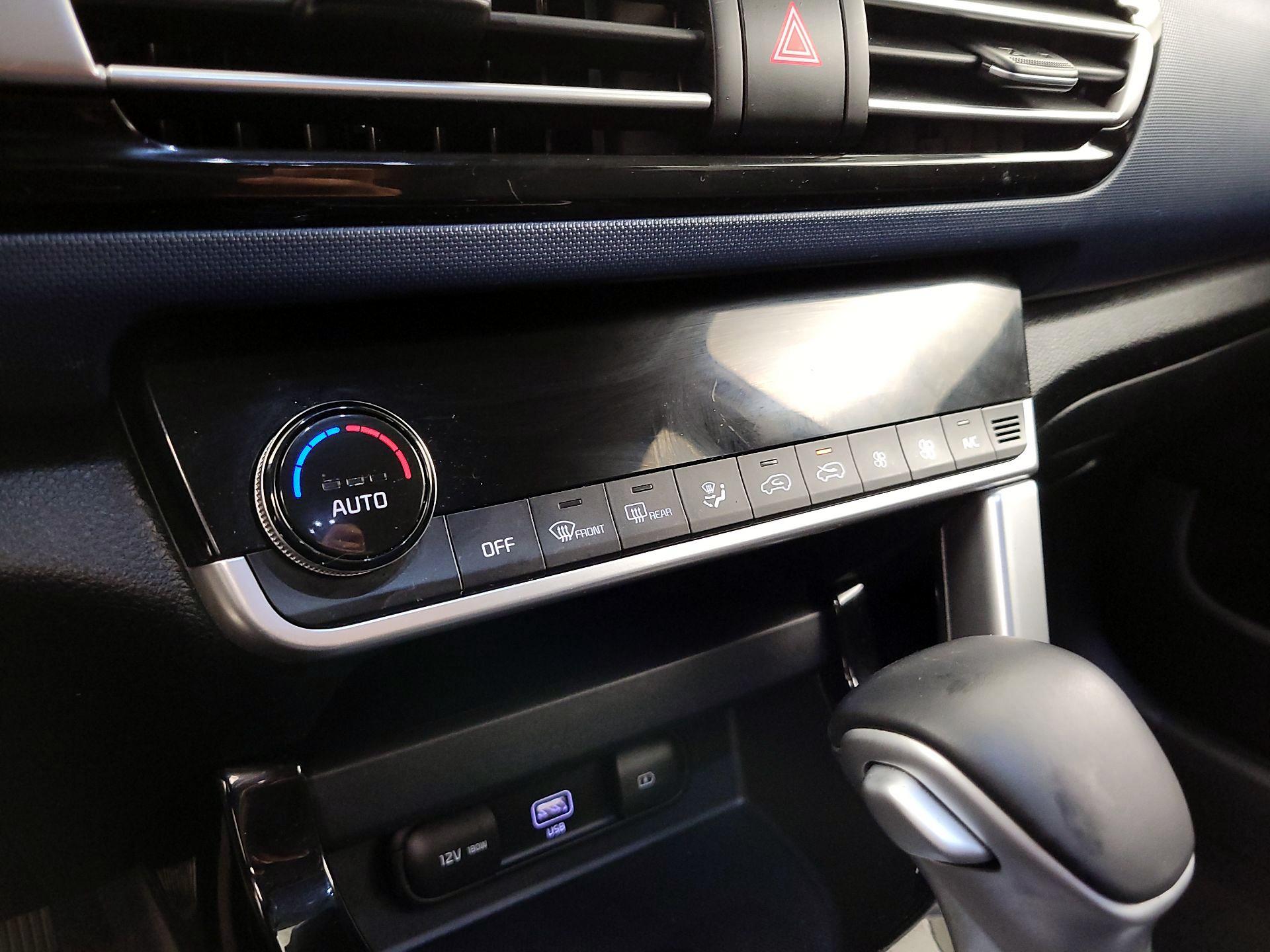 Thumbnail: 2022 Kia Seltos - 17