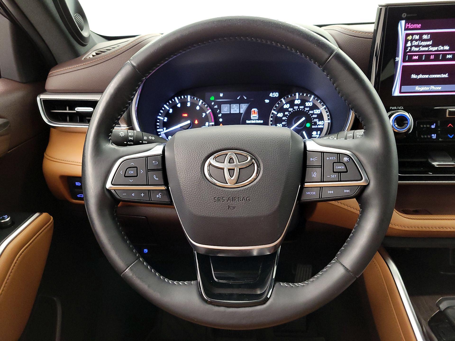 Thumbnail: 2020 Toyota Highlander - 10