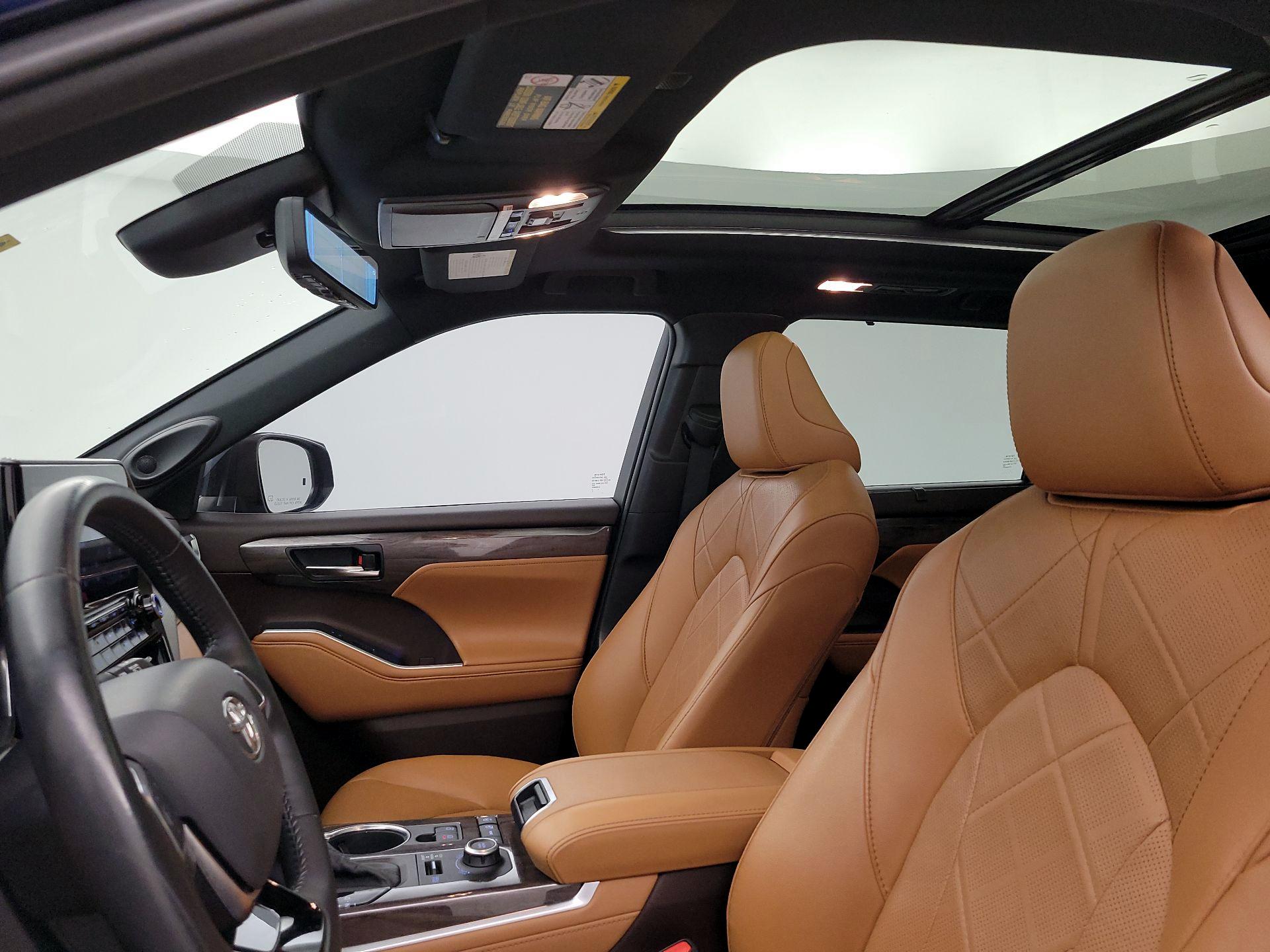 Thumbnail: 2020 Toyota Highlander - 19