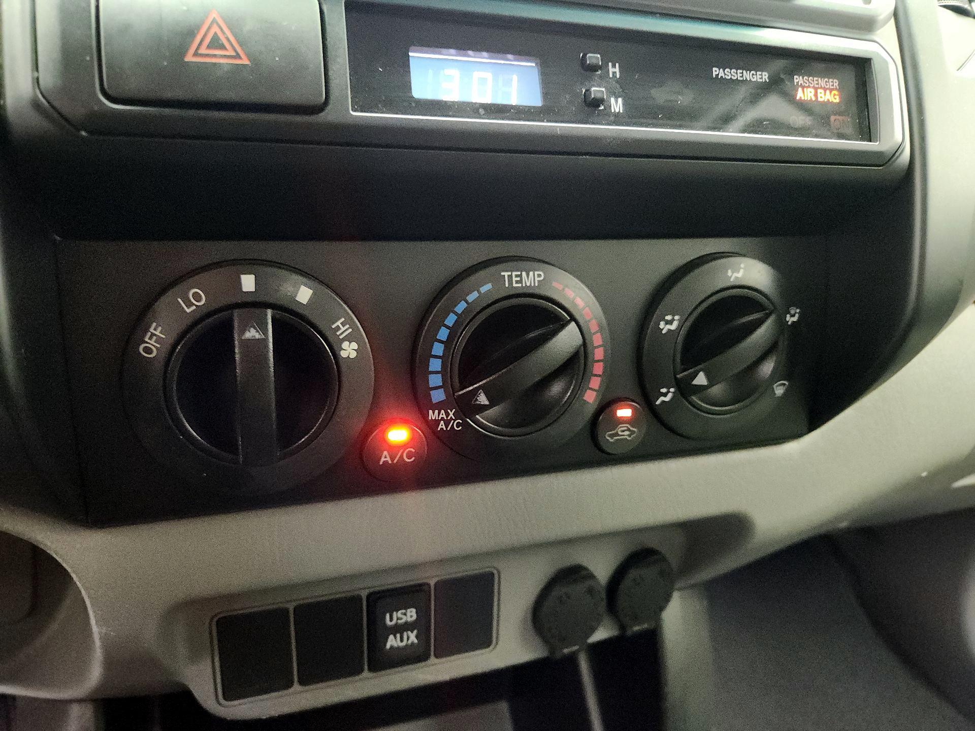 Thumbnail: 2014 Toyota Tacoma - 15