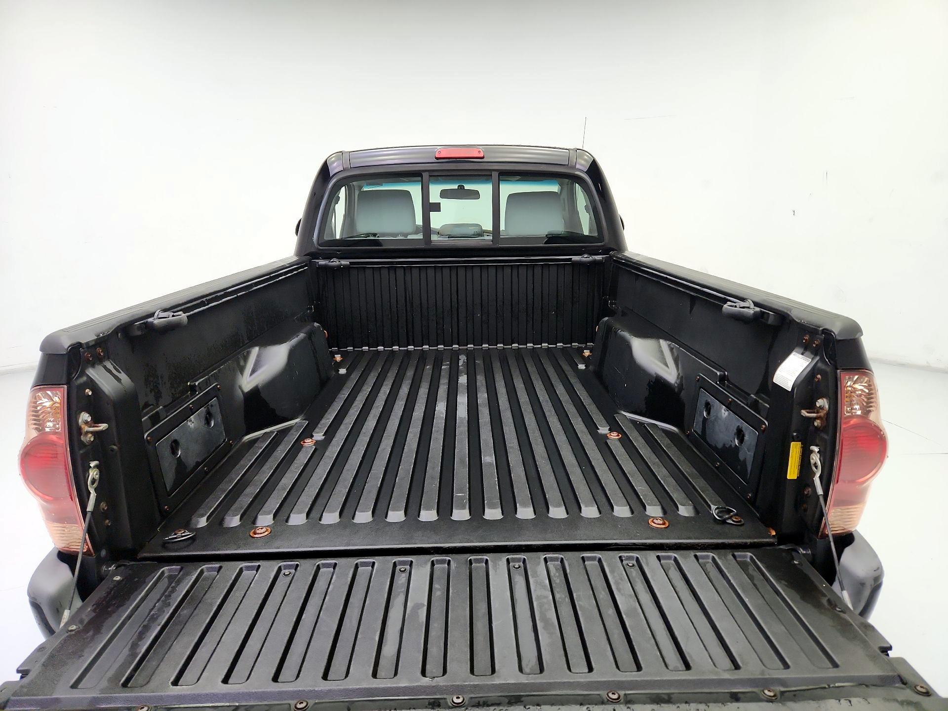 Thumbnail: 2014 Toyota Tacoma - 18