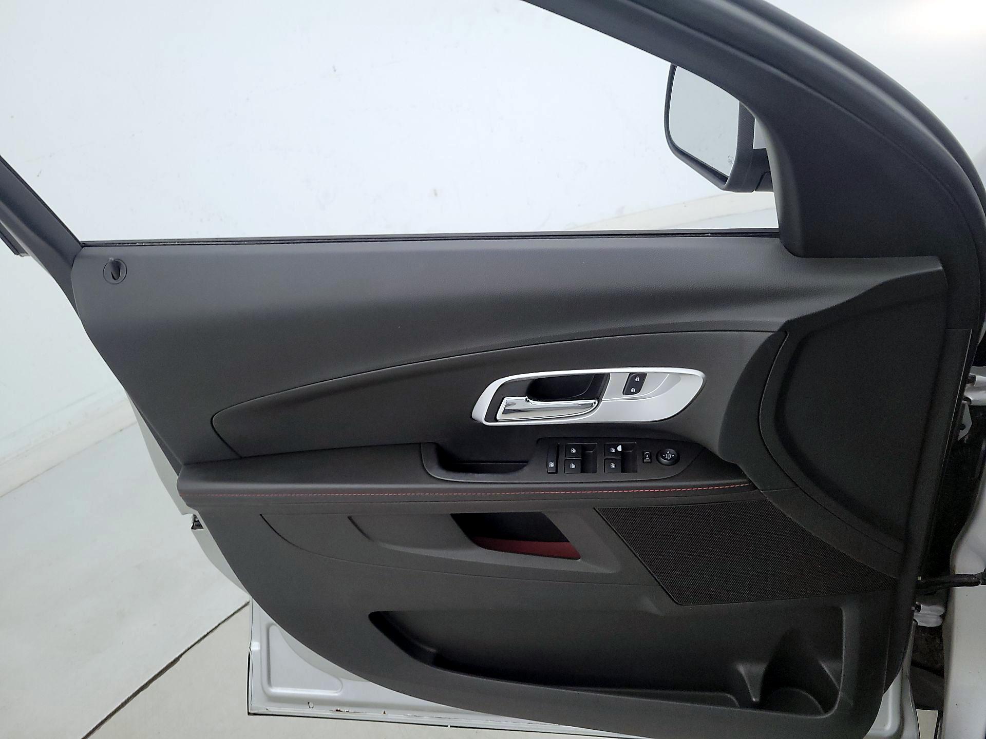Thumbnail: 2015 Chevrolet Equinox - 12