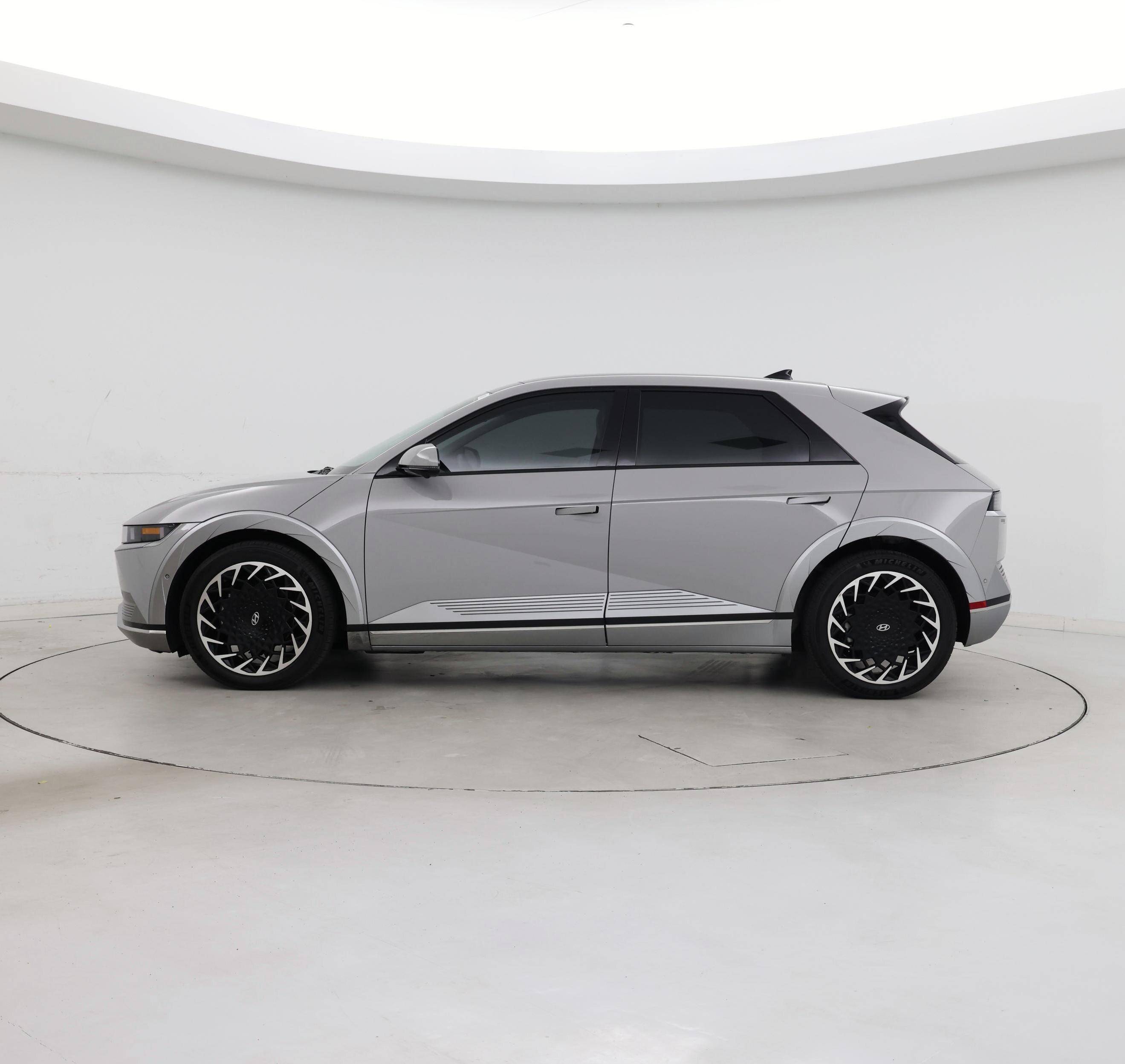 Thumbnail: 2024 Hyundai Ioniq 5 - 3