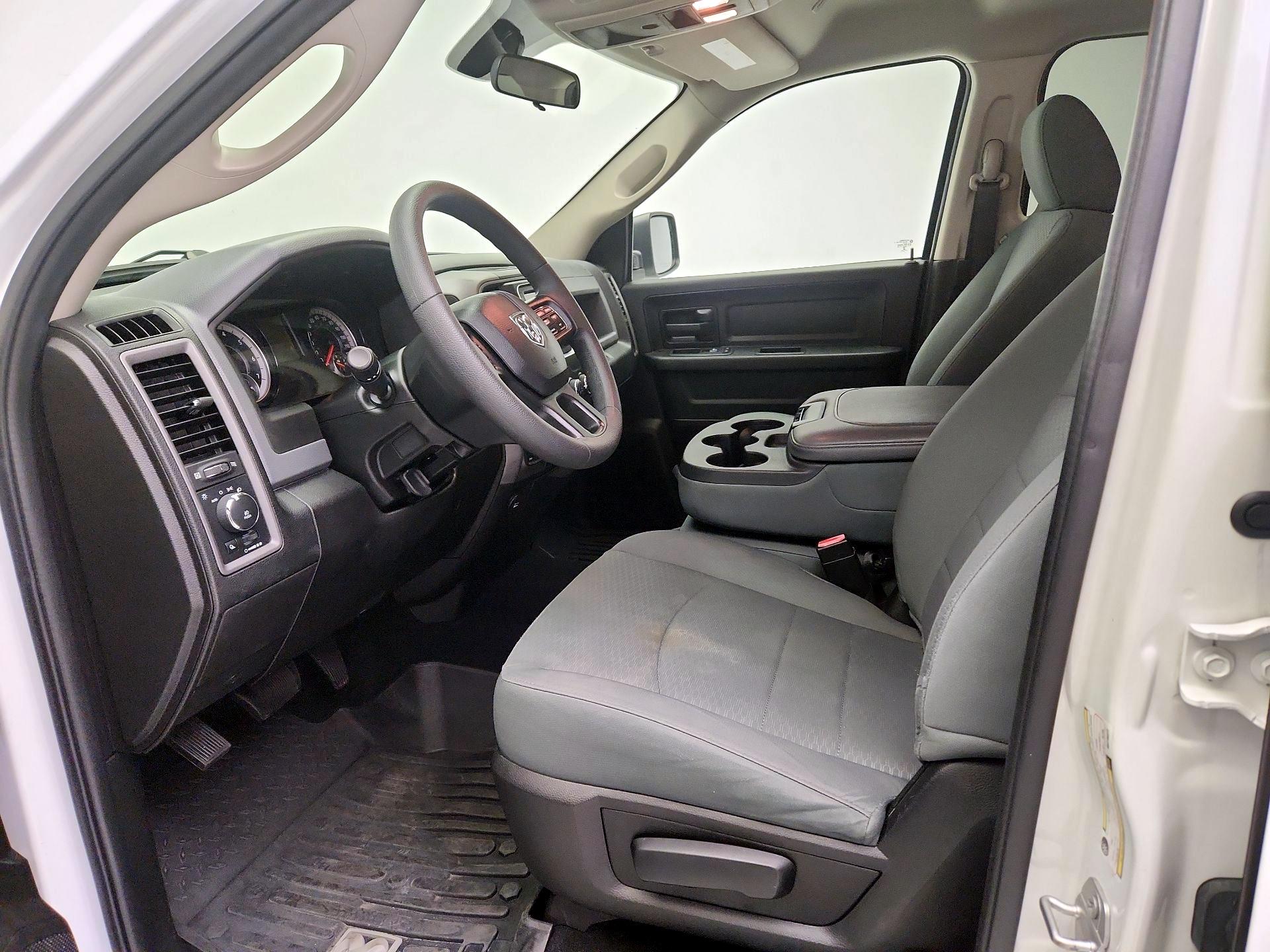 Thumbnail: 2019 RAM 1500 Classic - 11