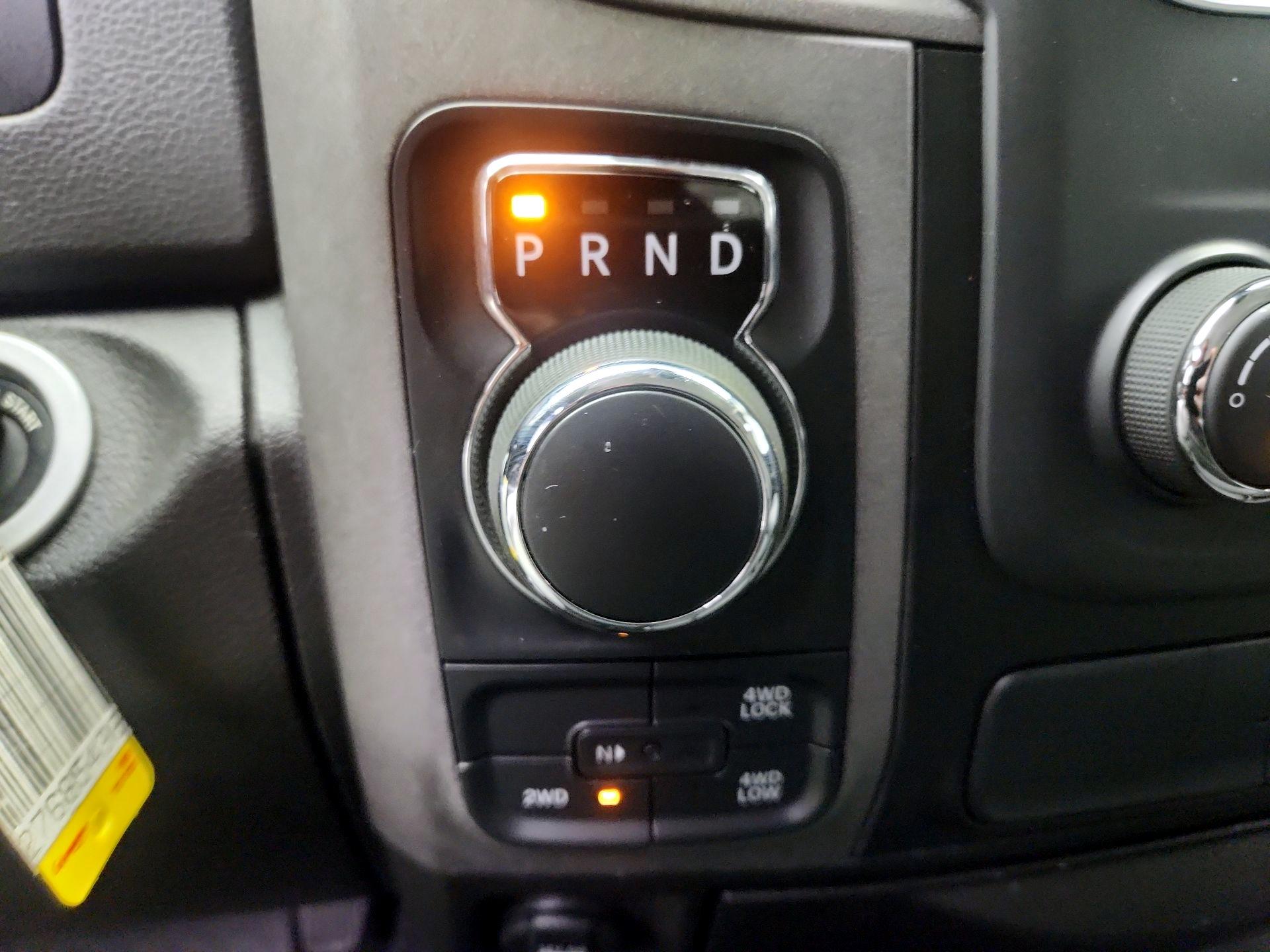 Thumbnail: 2019 RAM 1500 Classic - 17