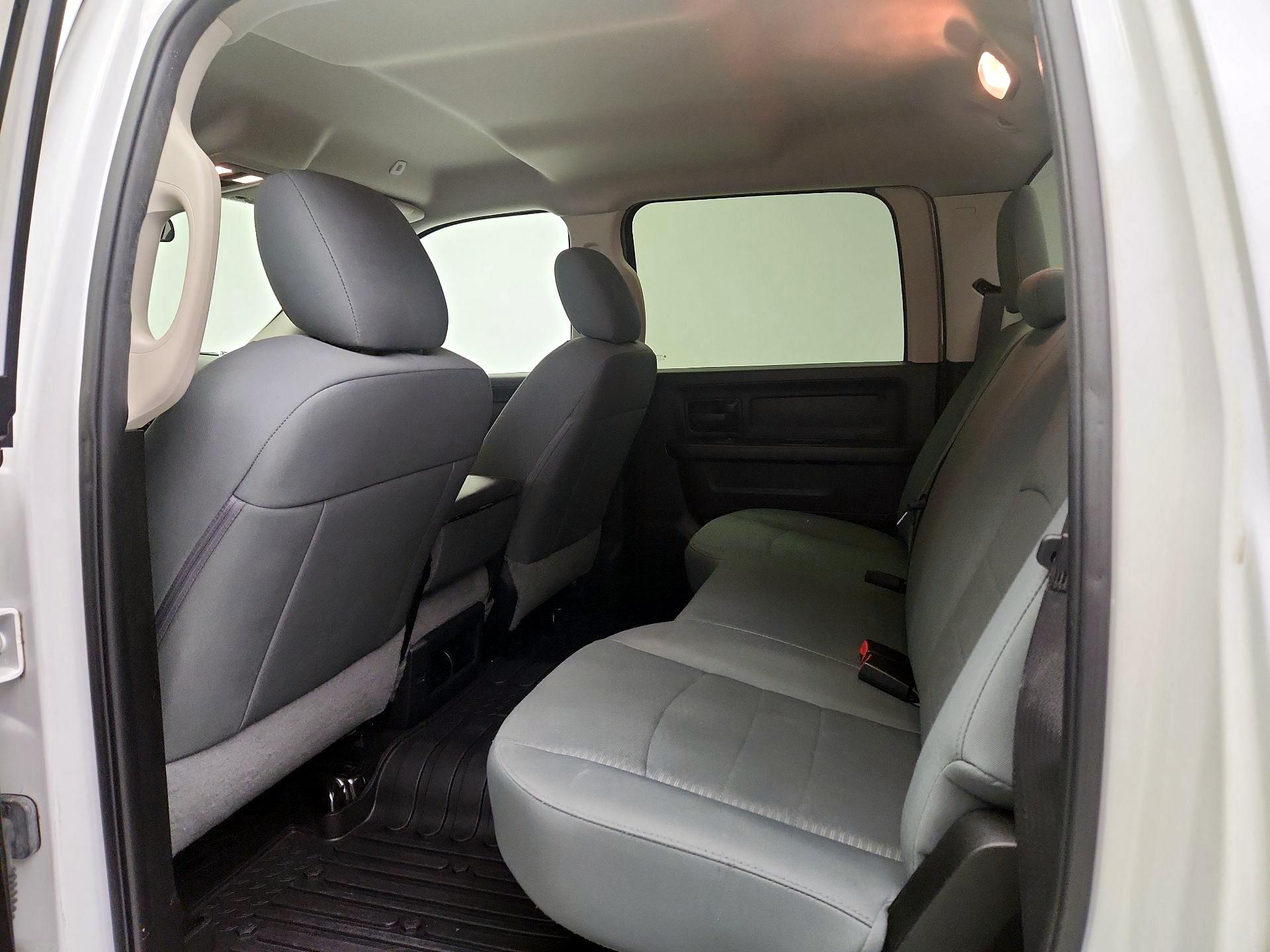 Thumbnail: 2019 RAM 1500 Classic - 19