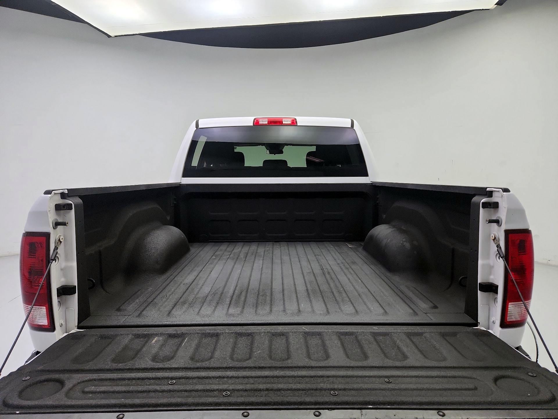 Thumbnail: 2019 RAM 1500 Classic - 20