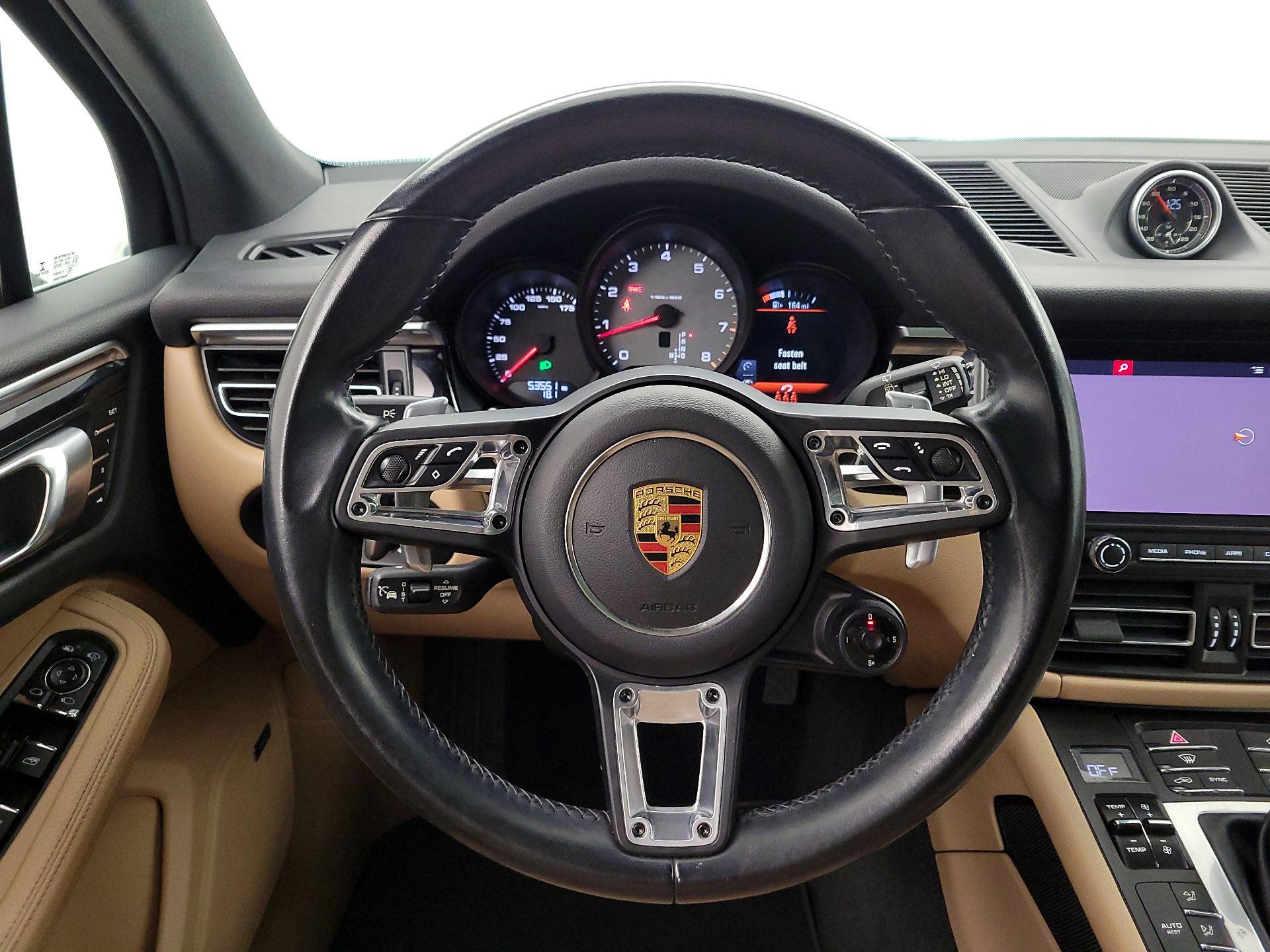 Thumbnail: 2021 Porsche Macan - 10