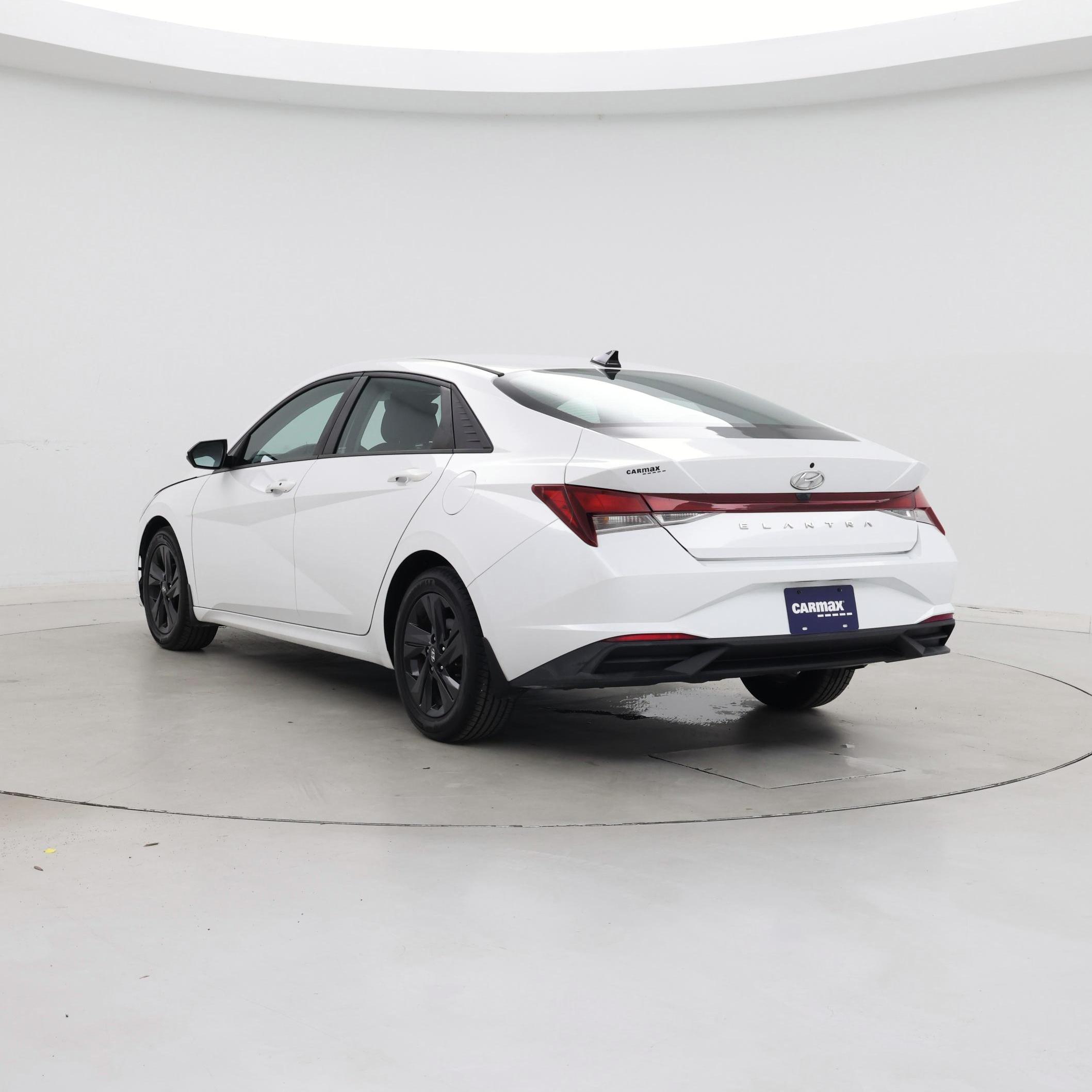 Thumbnail: 2022 Hyundai Elantra - 2