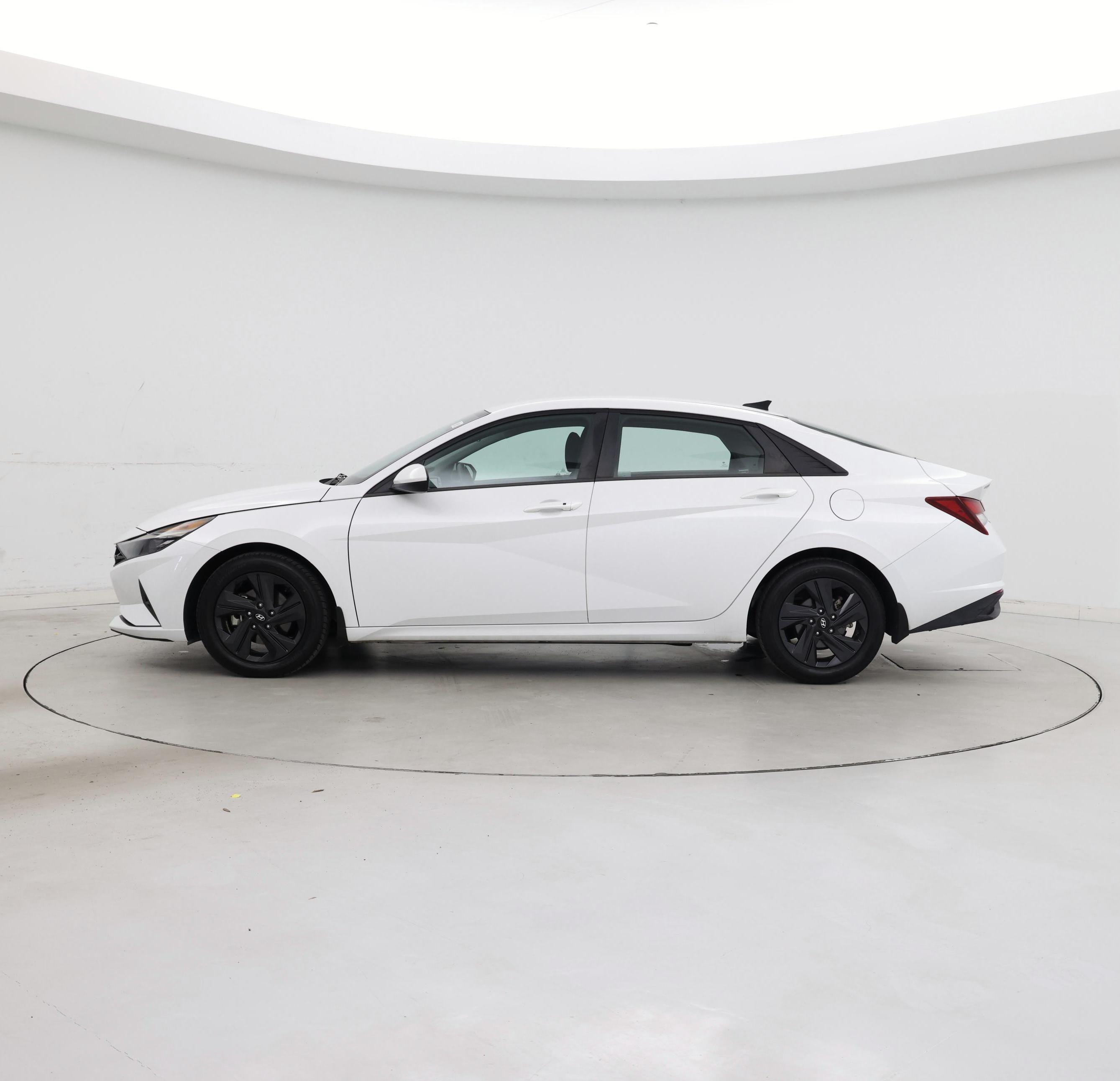 Thumbnail: 2022 Hyundai Elantra - 3