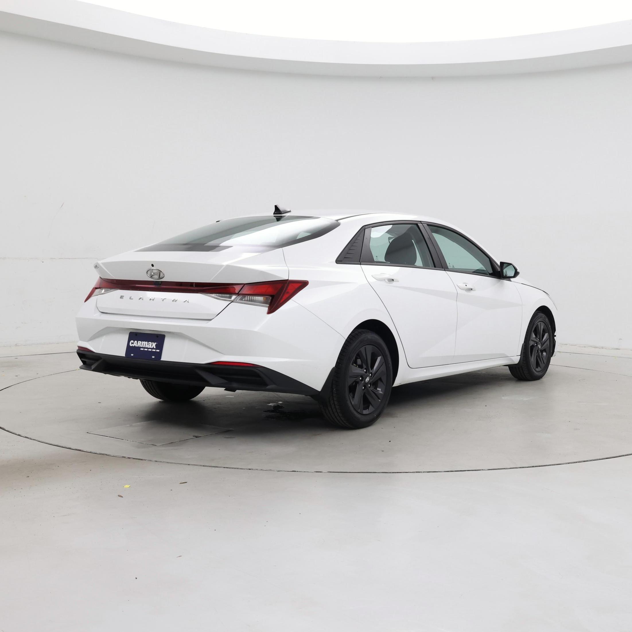 Thumbnail: 2022 Hyundai Elantra - 8