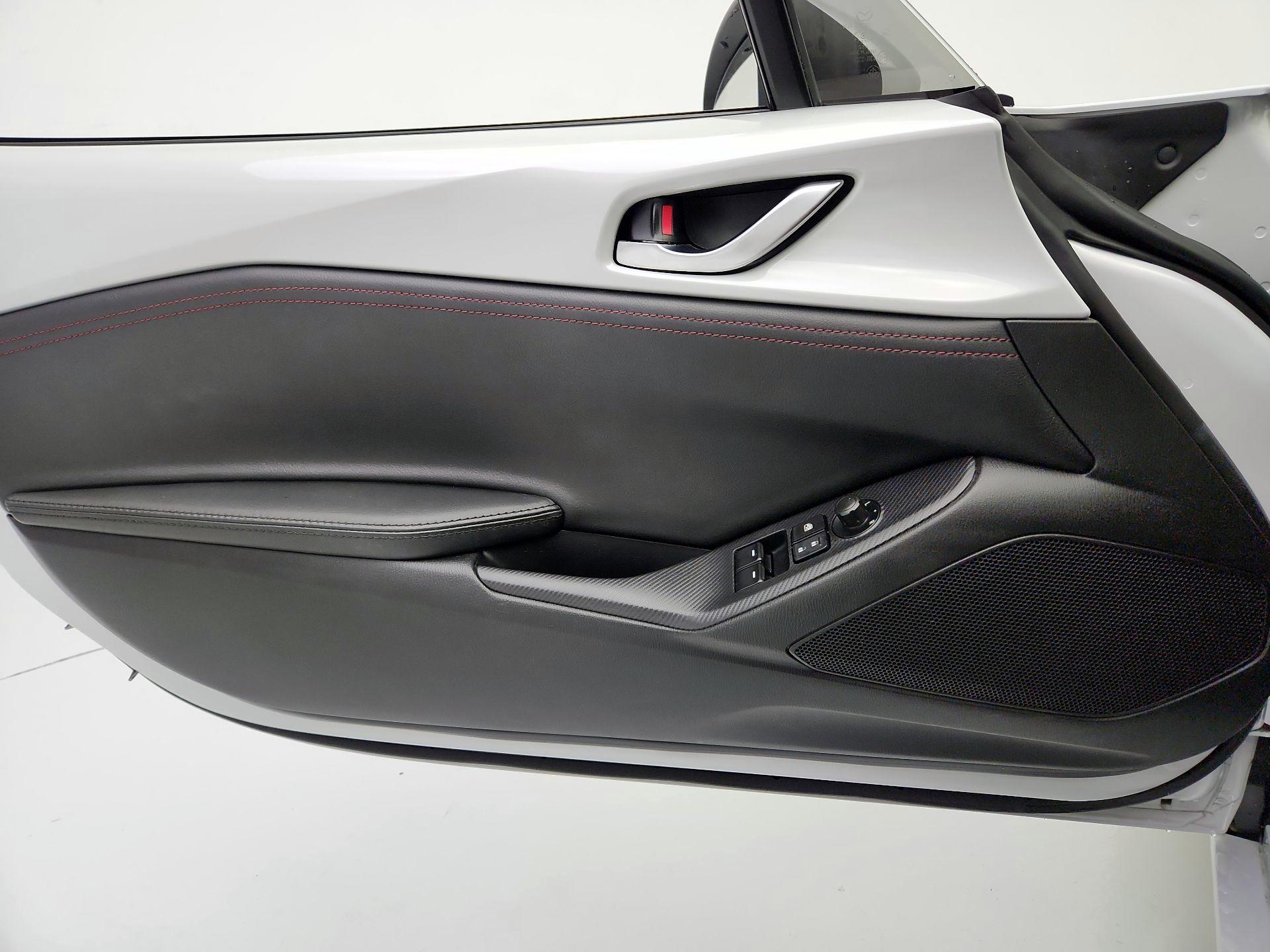 Thumbnail: 2016 Mazda MX-5 Miata - 12