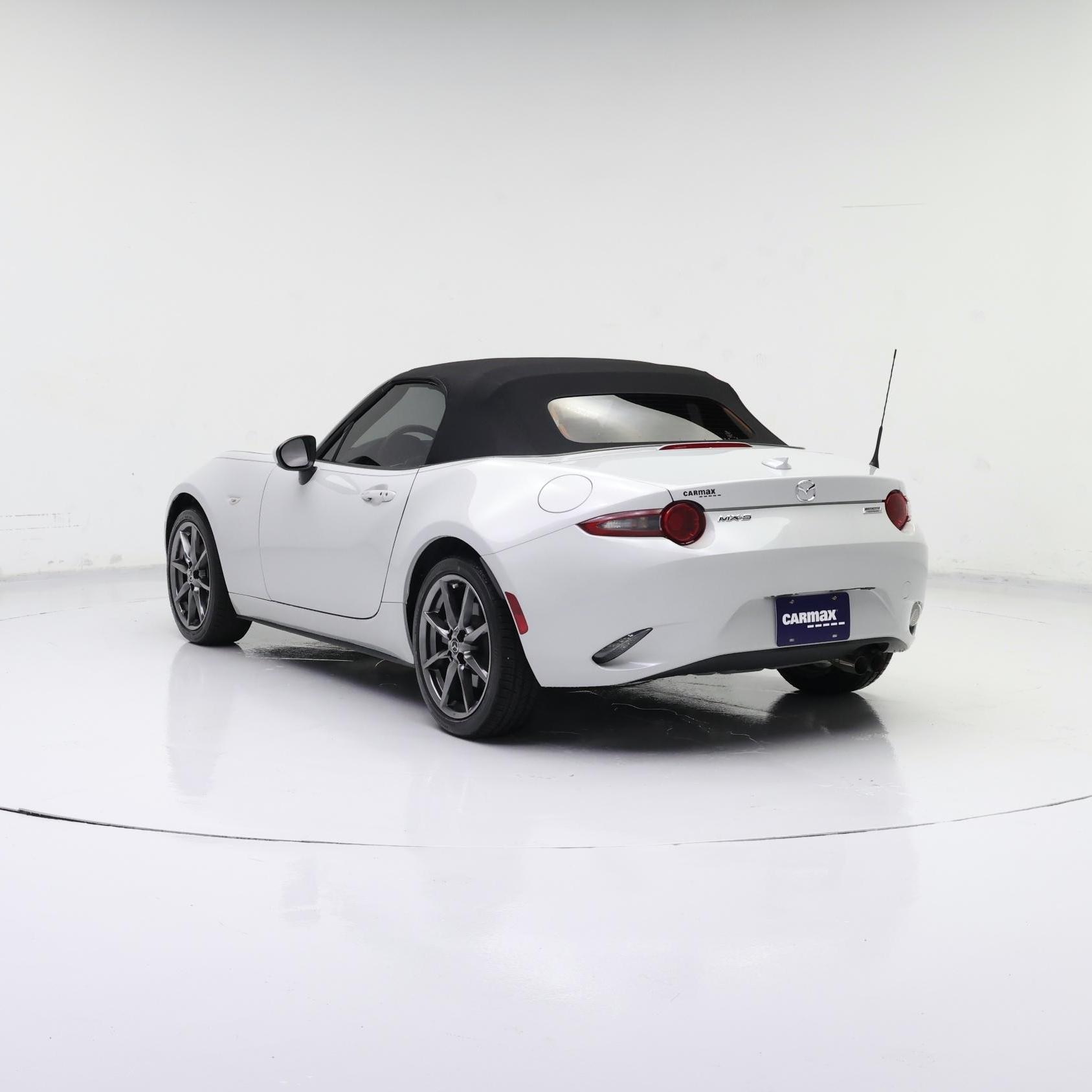 Thumbnail: 2016 Mazda MX-5 Miata - 2